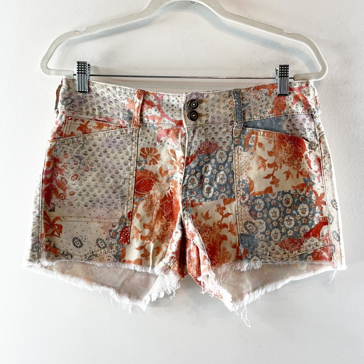 Pilcro Anthropologie The Wanderer Low Rise Patchwork Bandana Print Shorts 28