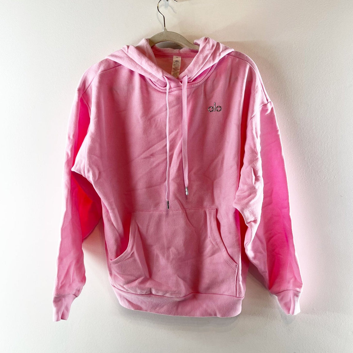 Alo Yoga Accolade Long Sleeve Kangaroo Pocket Pullover Hoodie Sweet Pink XS