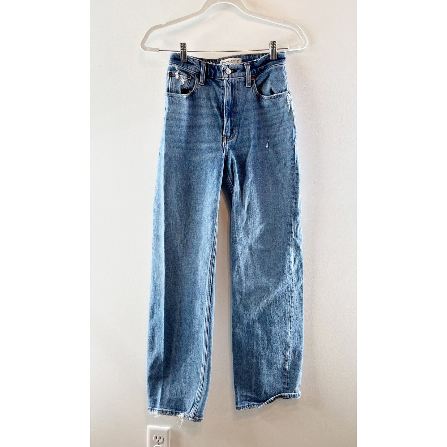 Abercrombie The 90s Relaxed Jeans Curve Love Straight Leg Blue 25
