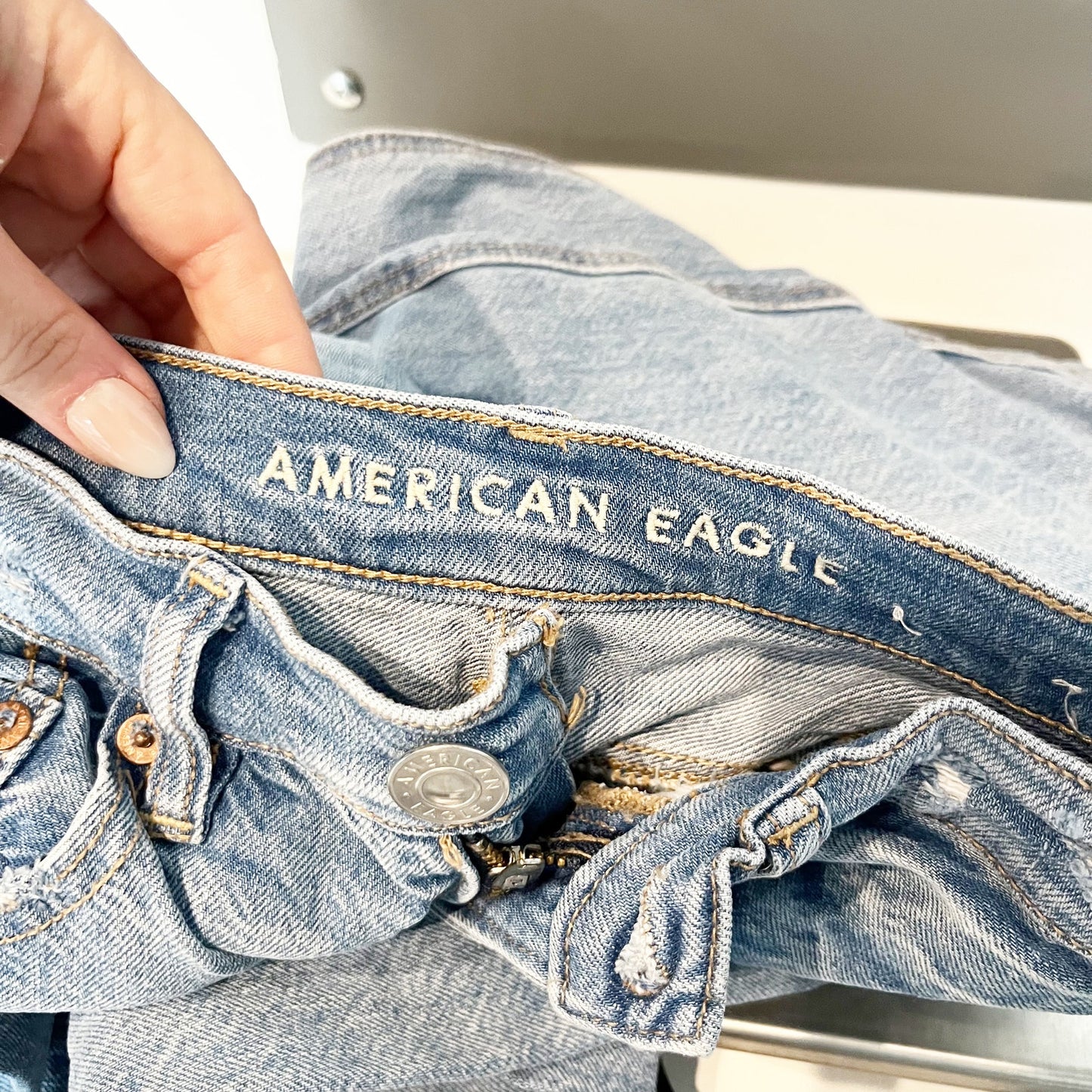 American Eagle High Rise Straight Leg Baggy Jeans Light Wash Blue 4