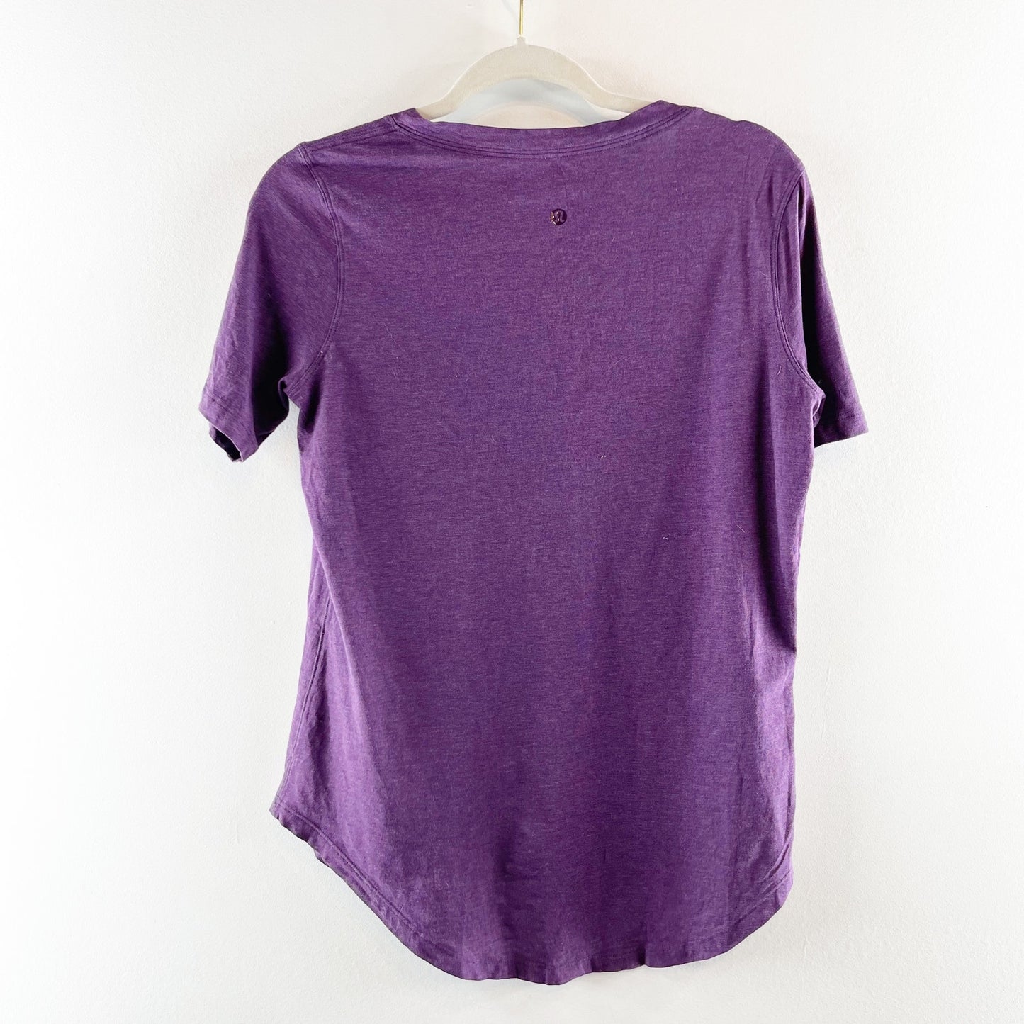 Lululemon Athletica Love Short Sleeve V-Neck Training Tee Purple Medium