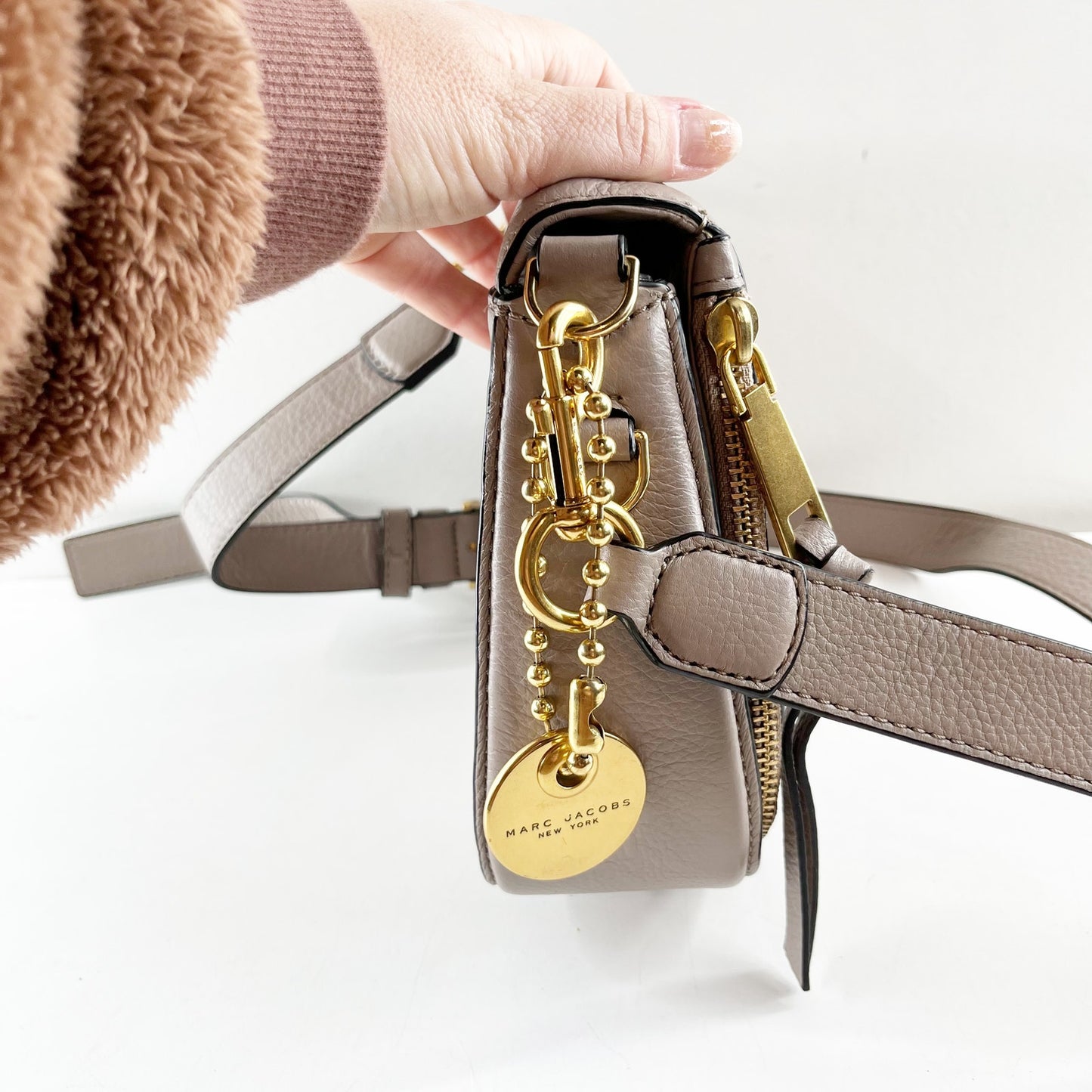 Marc Jacobs Recruit Hammered Leather Flap Crossbody Saddle Bag Taupe Tan Beige