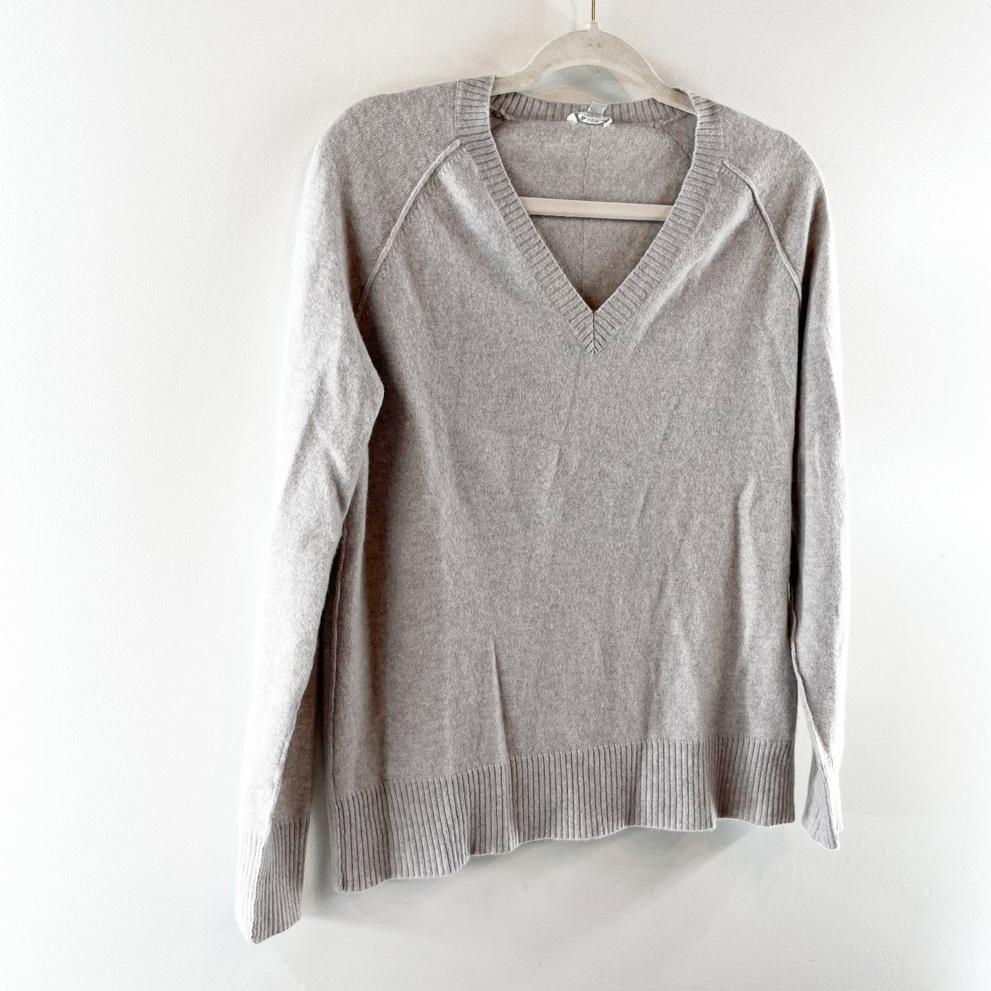 Intermix 100% Cashmere Long Sleeve V Neck Pullover Knit Sweater Gray Small