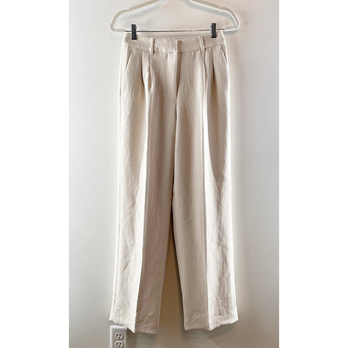 Aritzia The Effortless Pants Trousers Crepette Metropolis Taupe Cream 4