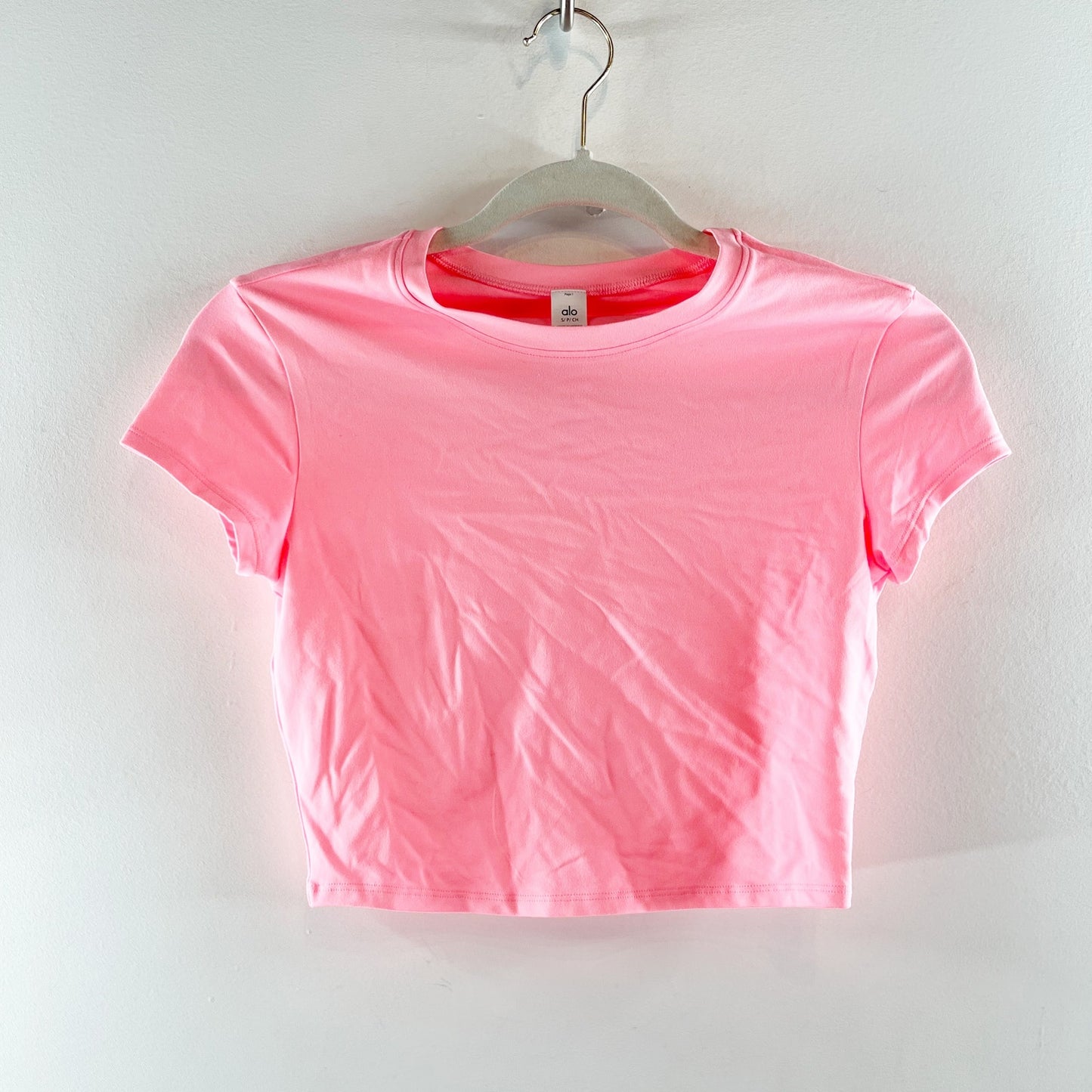 Alo Alosoft Crop Finesse Short Sleeve T-Shirt in Neon Bubblegum Pink Small