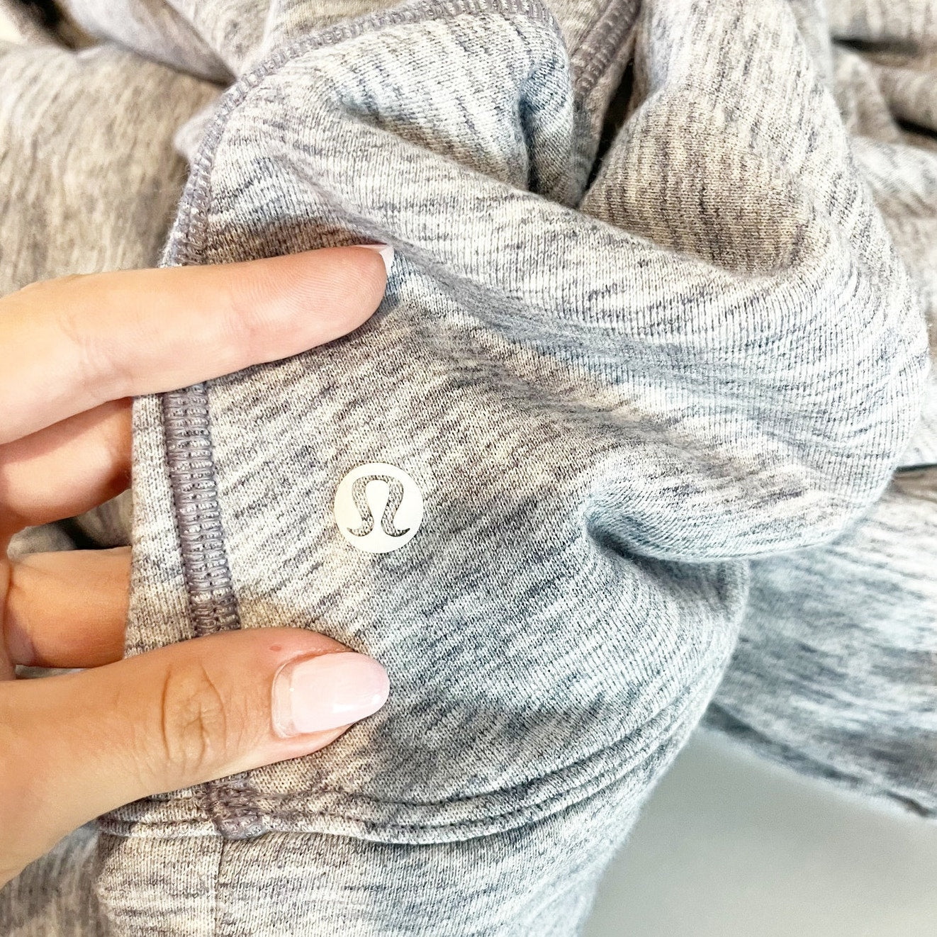 Lululemon Athletica Long Sleeve Crew Neck Pullover Sweatshirt Heathered Gray