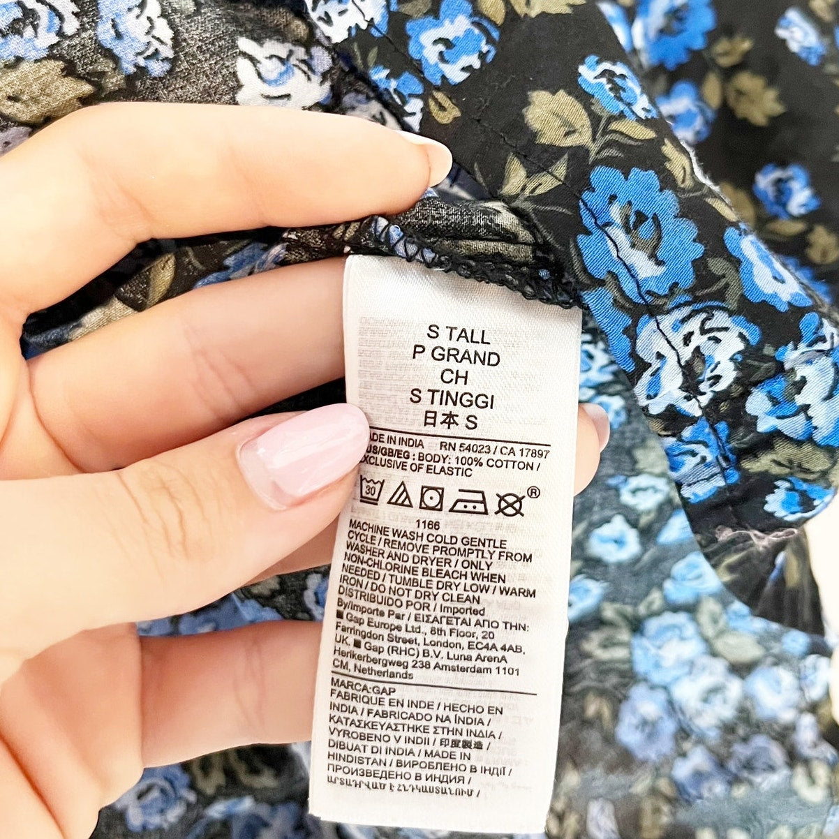 GAP Scoopneck Short Puff Sleeve Floral Smocked Mini Dress Black Blue Small Tall