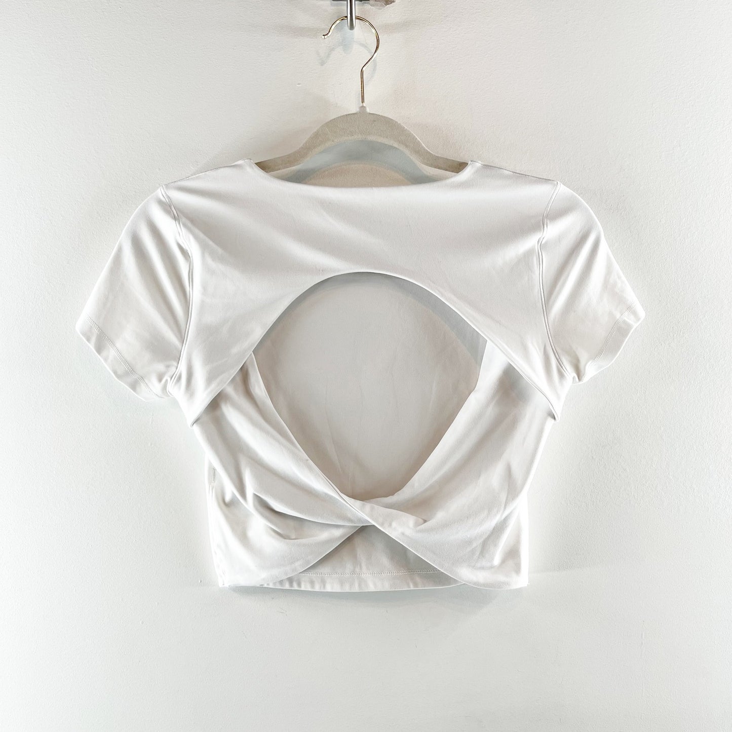 OFFLINE By Aerie Real Me Xtra Twist Back Short Sleeve Cropped Tee White Medium