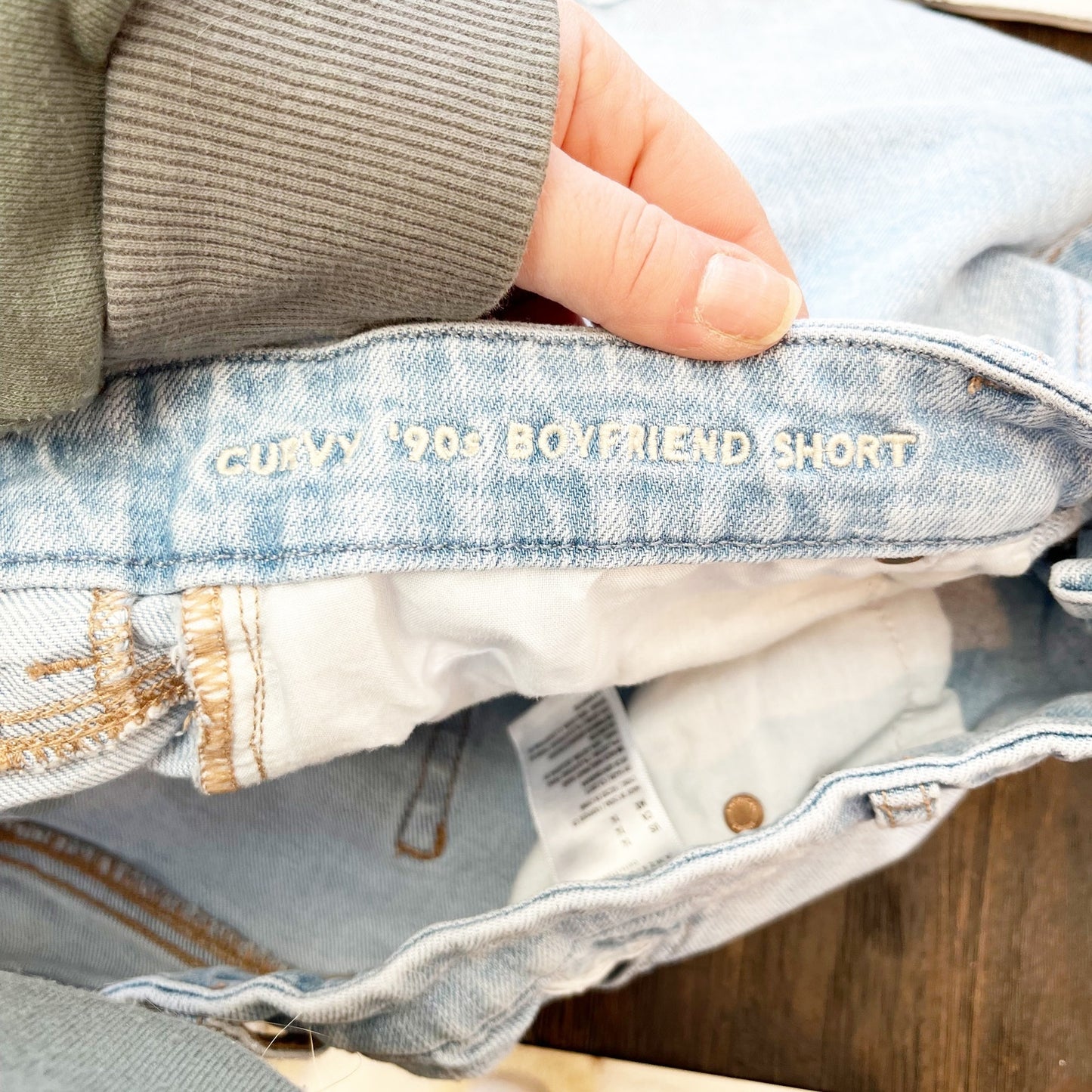 American Eagle Curvy '90s High Rise Boyfriend Denim Jean Shorts Blue 14