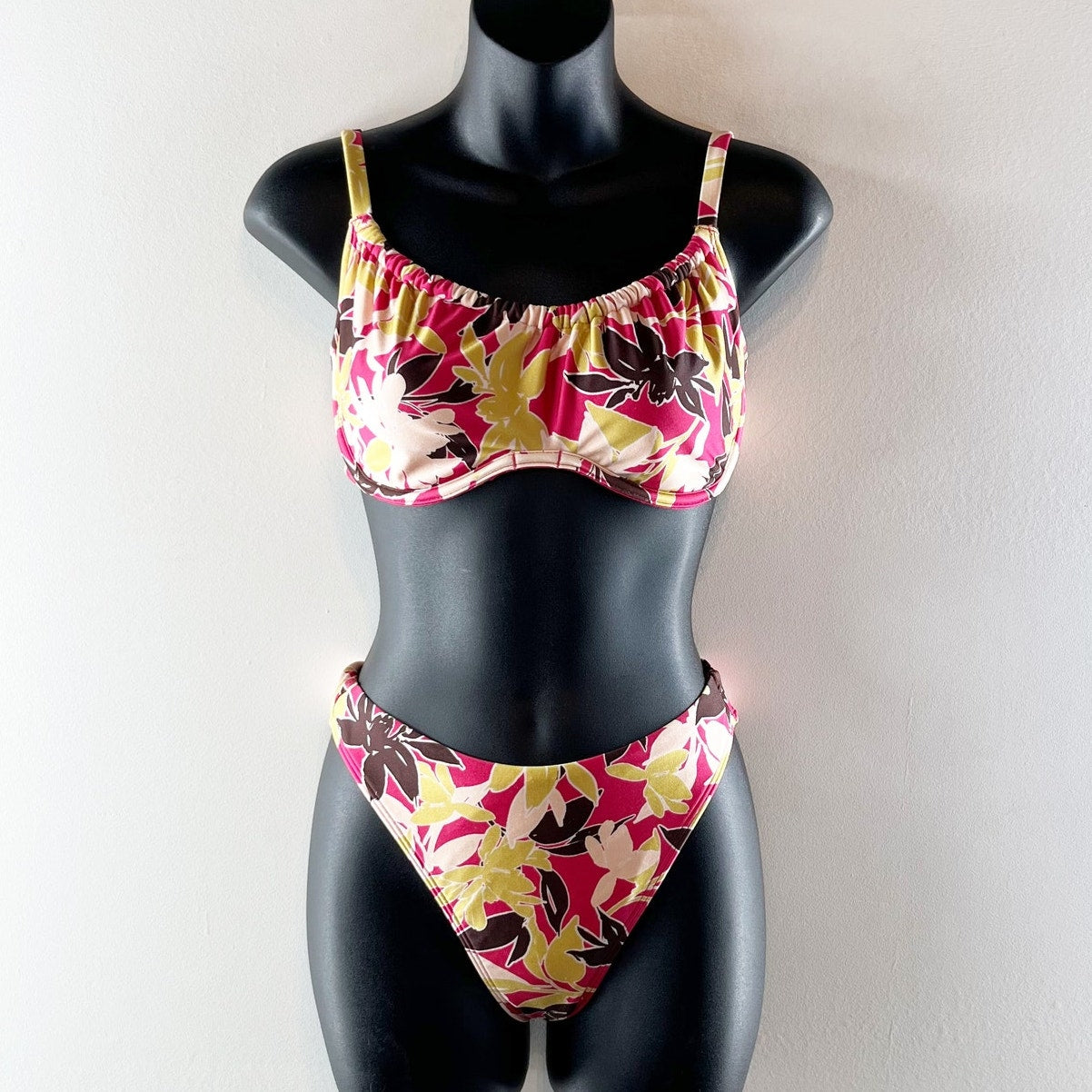 Abercrombie & Fitch Scoopneck Floral Underwire Two Piece Bikini Set Pink XS