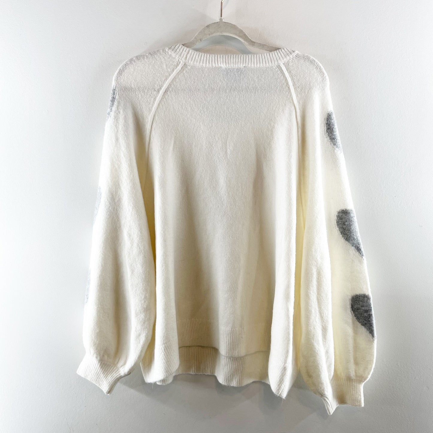 CeCe Crewneck Long Sleeve Heart Print Sweater White Gray Large