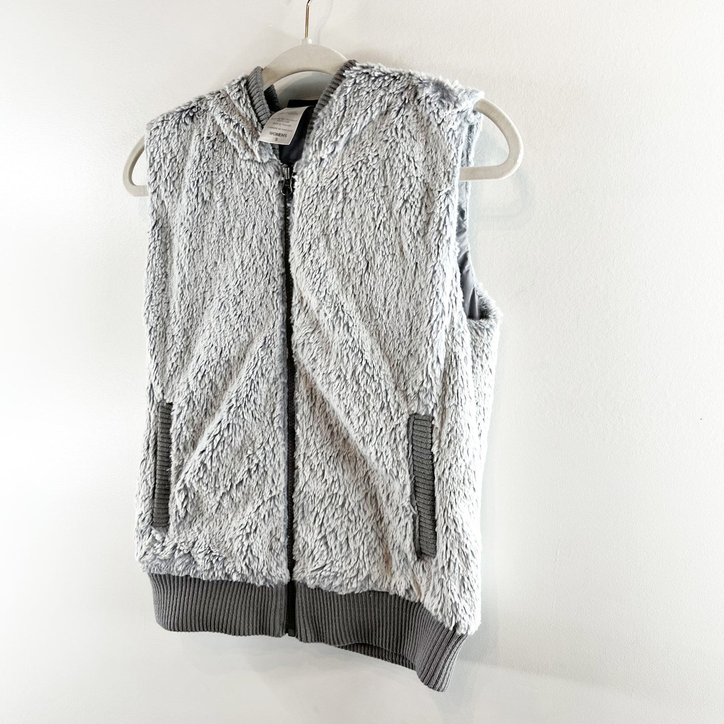 Patagonia Conejo Fuzzy Fleece Faux Fur Hooded Vest Gray Small