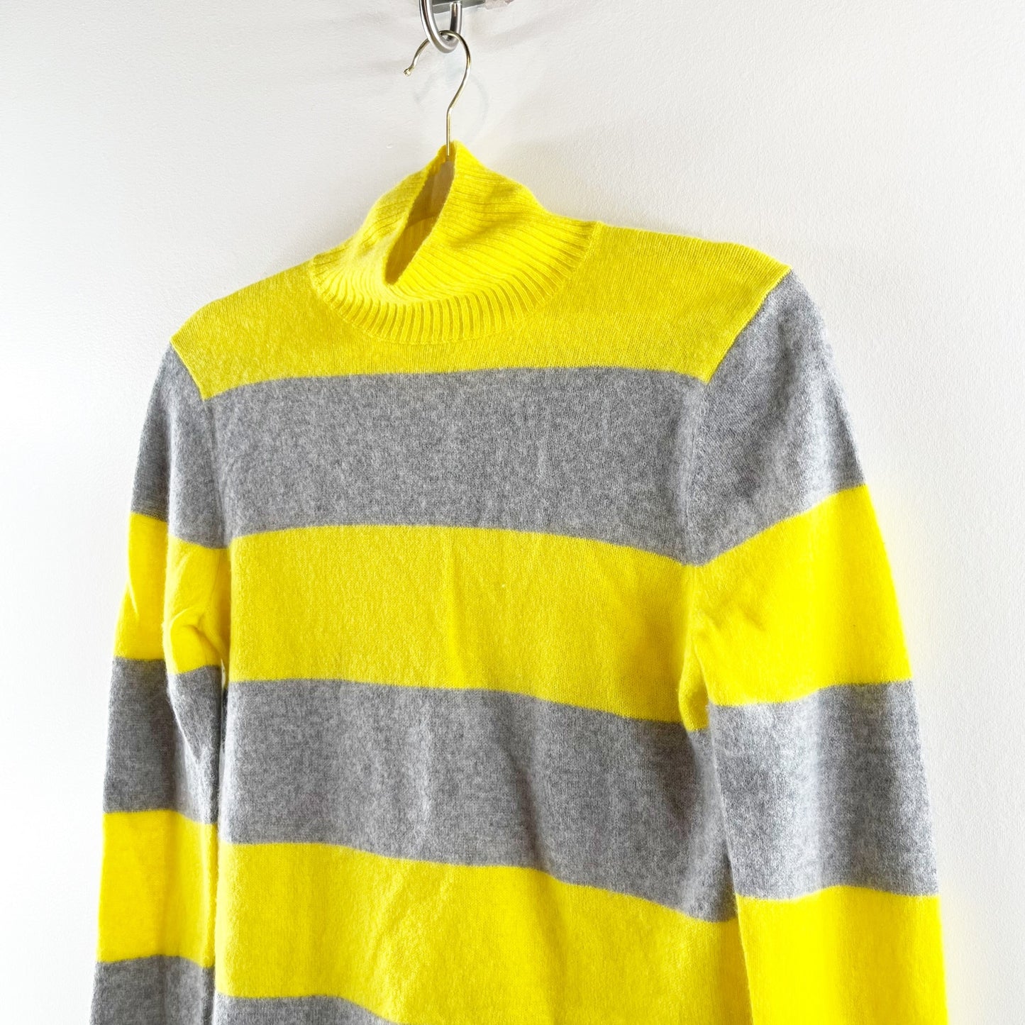 525 America Cashmere Striped Turtleneck Sweater Yellow Gray Small