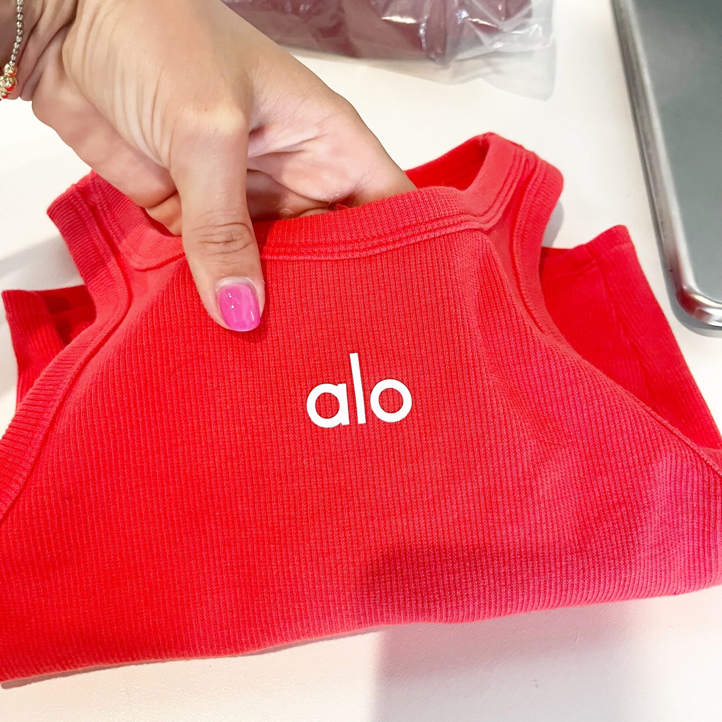 Alo Yoga Aspire Sleeveless Racerback Cropped Ribbed Tank Top Bright Red Small