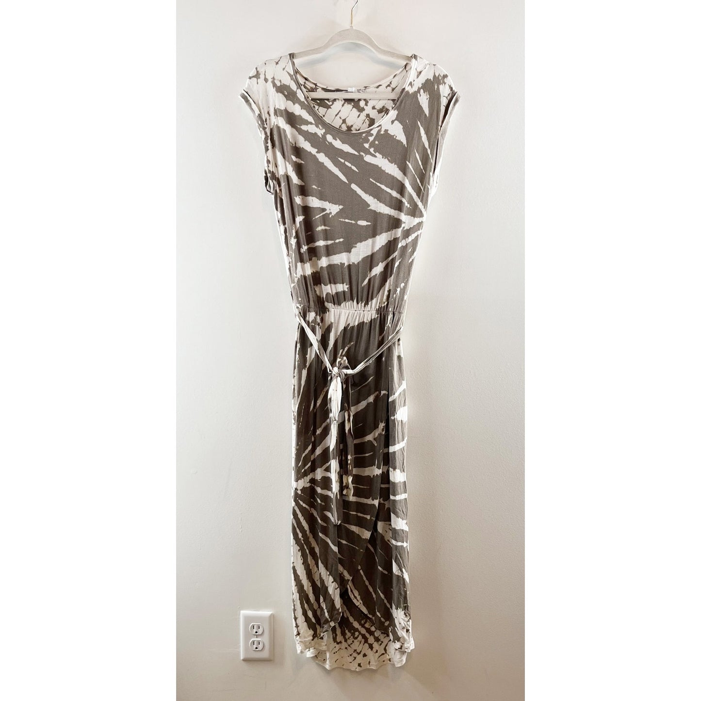 Young Fabulous & Broke Short Sleeve Tie Waist Midi Dress Brown Cream XS