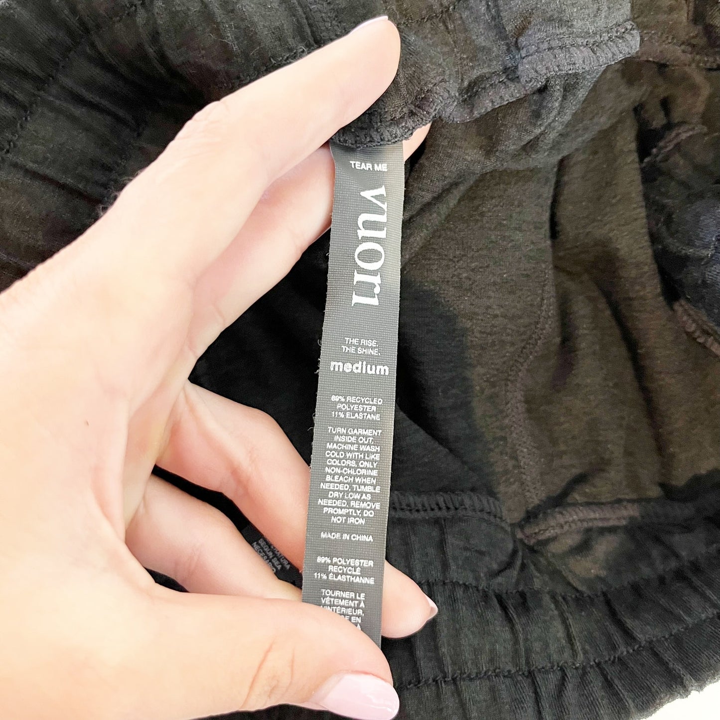 Vuori Halo Performance Mid Rise Shorts Black Medium