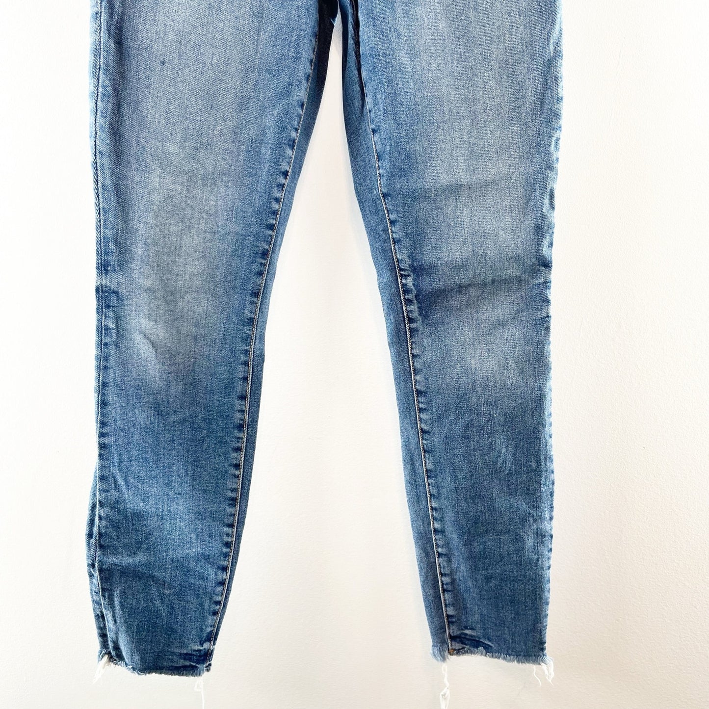 Good American Good Legs High Rise Cropped Jeans Raw Edge Blue 2 / 26