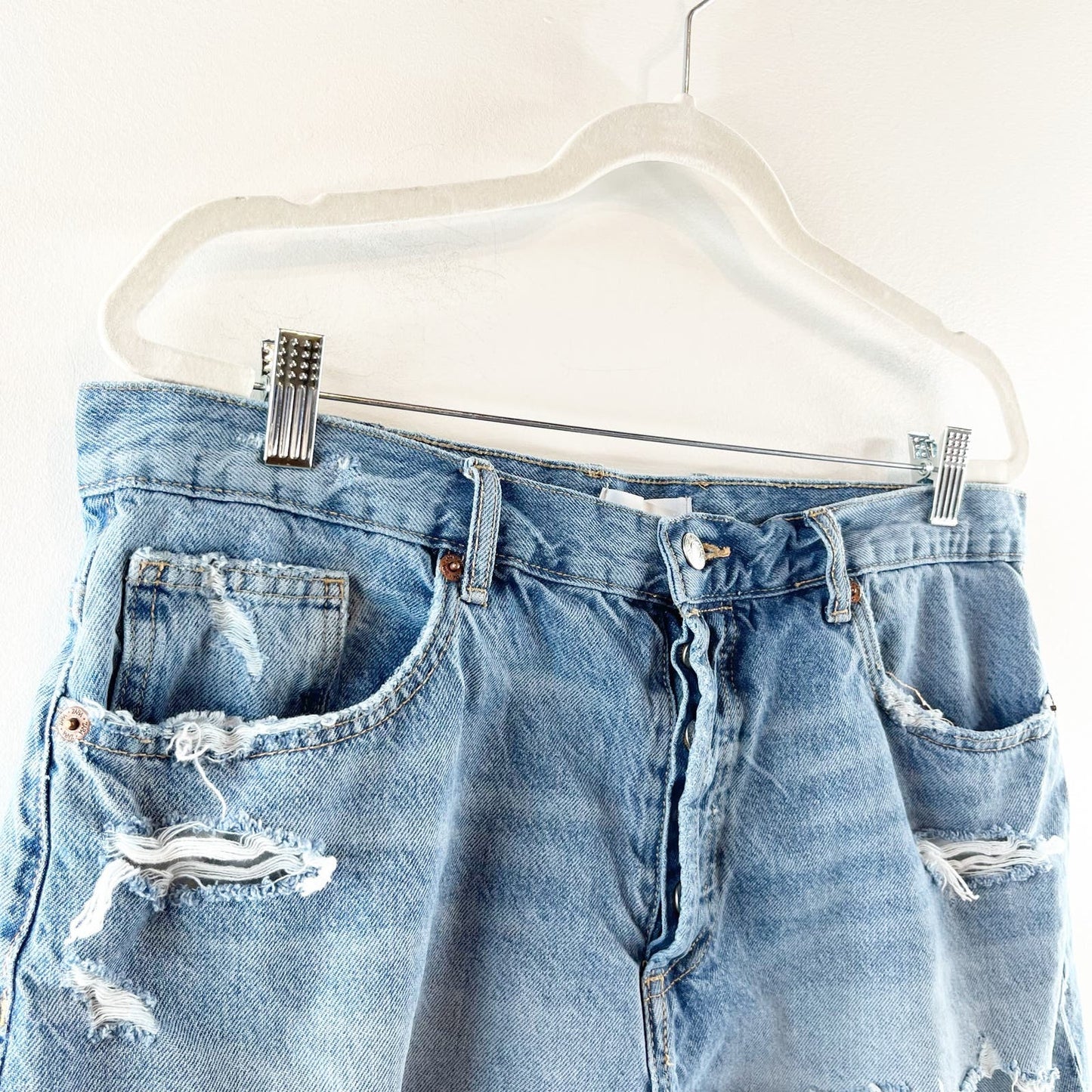 ZARA Mid Rise Button Fly Cutoff Relaxed Jean Denim Shorts Distressed Blue 14