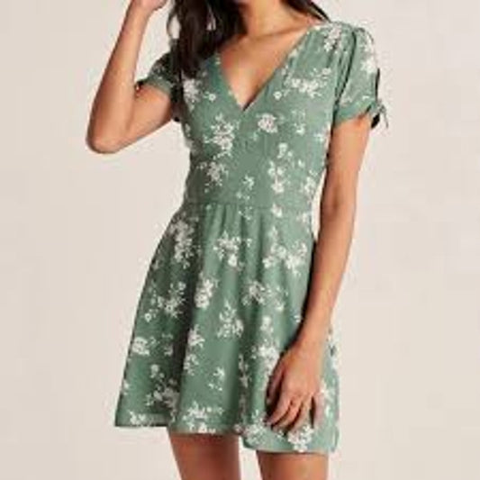 Abercrombie Short Sleeve V Neck Floral Mini Dress Green Medium
