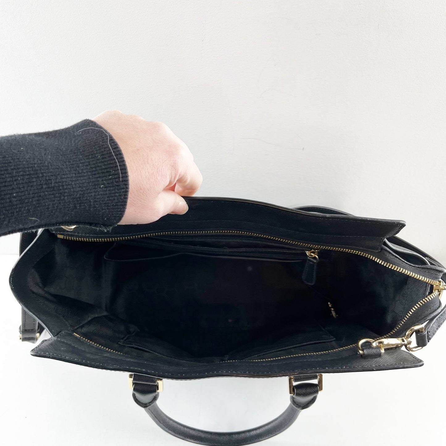 Michael Kors Selma Saffiano Leather Satchel Handbag Purse Black