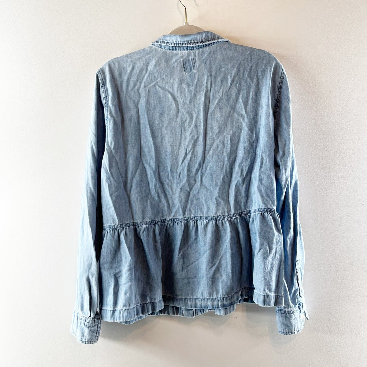 GAP Soft Cotton Long Sleeve Chambray Peplum Hem Button-Front Shirt Light Wash XL