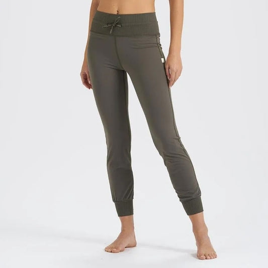 Vuori Daily High Rise Jogger Leggings in Oregano Green Medium