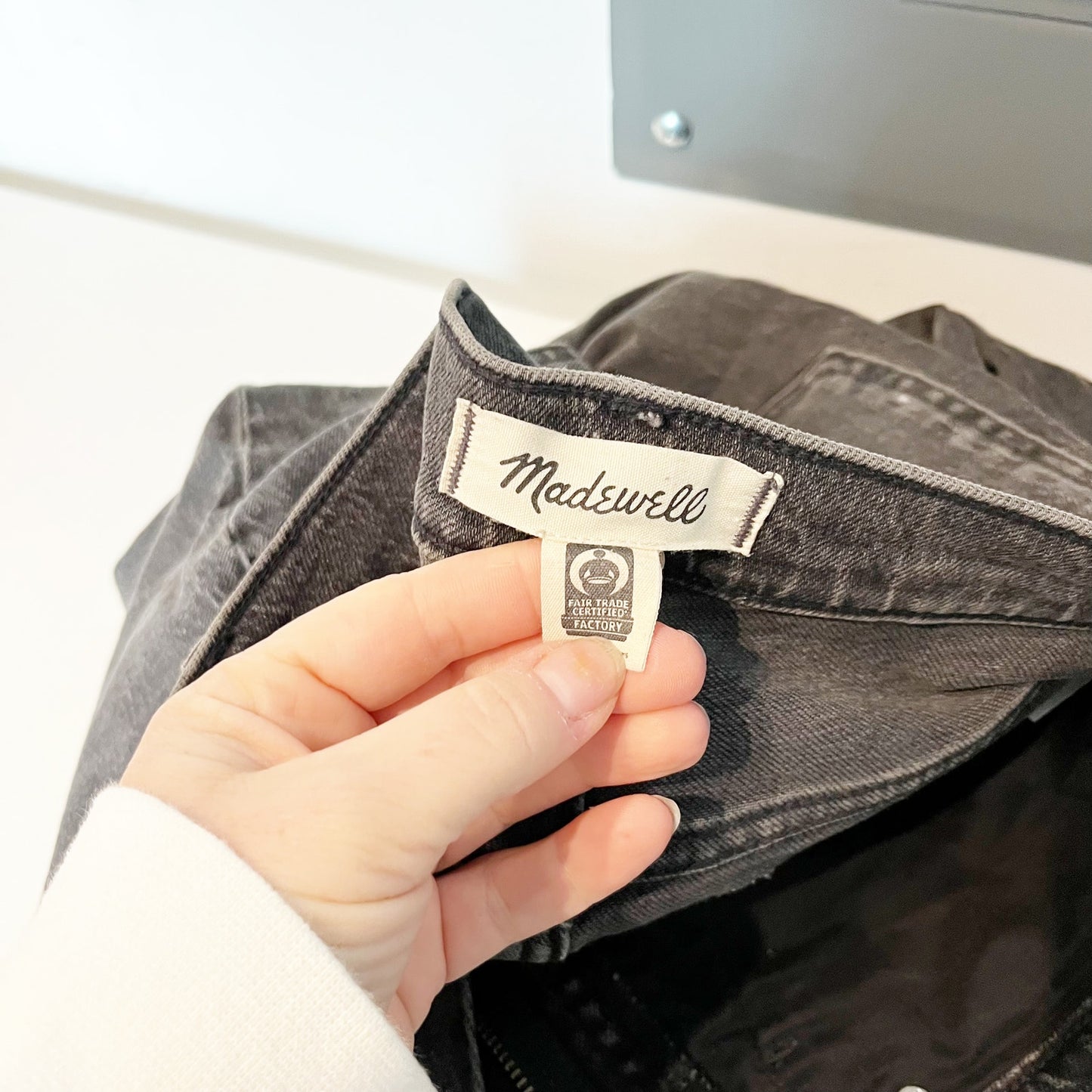 Madewell High Rise Perfect Vintage Jeans Ripped Knee Raw Hem Lunar Black 28 / 6