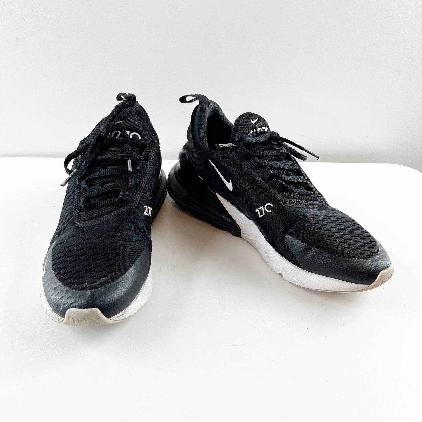 Nike Air Max 270 Low Top Running Sneakers Black White 9.5