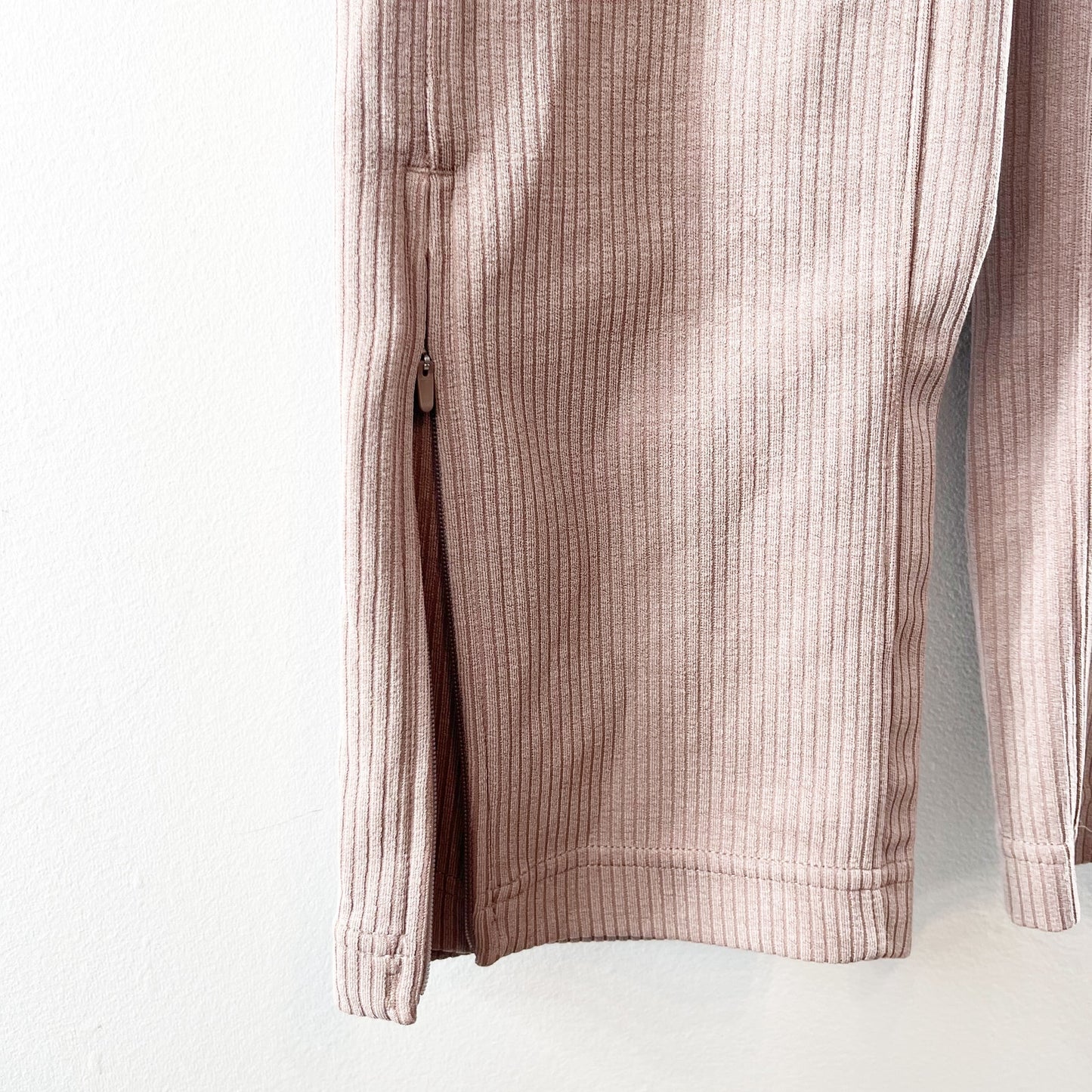 Lululemon Ribbed Softstreme Zip-Leg High-Rise Cropped Pants 25" Taupetastic 4