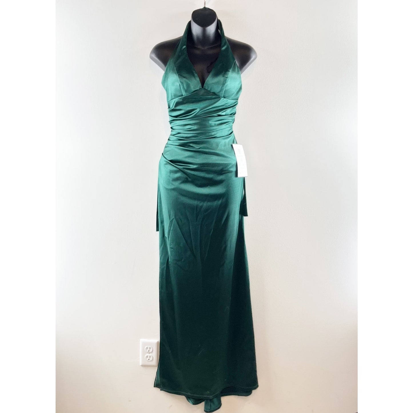 B. Darlin Sleeveless V-Neck Side Slit Satin X-Back Long Dress Hunter Green 0