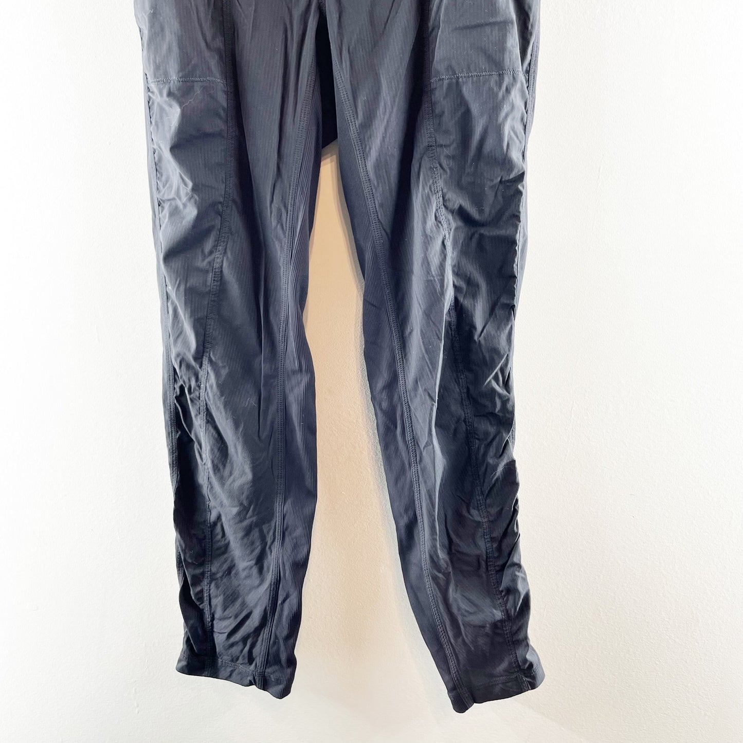 Lululemon Mid Rise Studio Straight Leg Pants Black 6