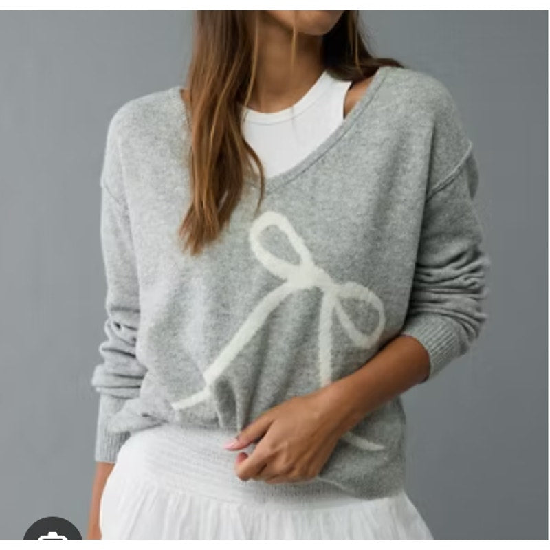 American Eagle Scooped V Neck Long Sleeve Bow Graphic Sweater Gray Large