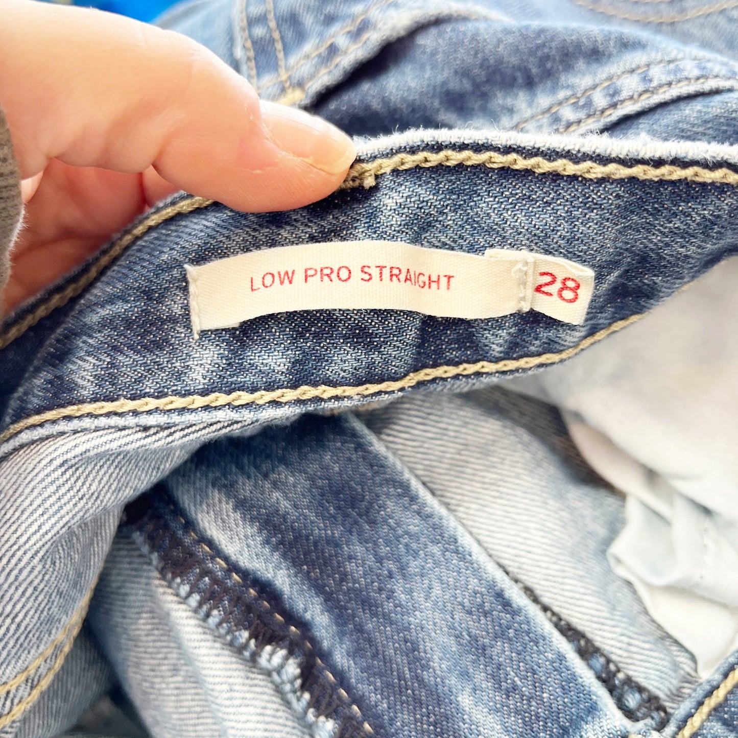 Levi's Low Pro Straight Mid Rise Busted Knees Jeans Blue 28 / 6