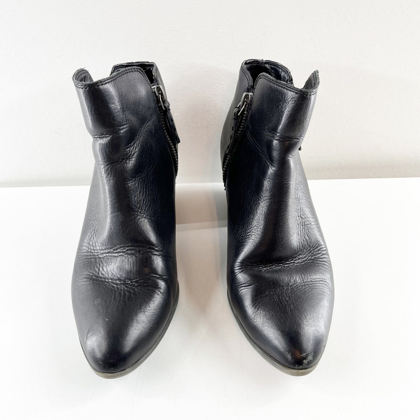 Frye Judith Leather Block Heel Almond Toe Zip Ankle Bootie Black 7
