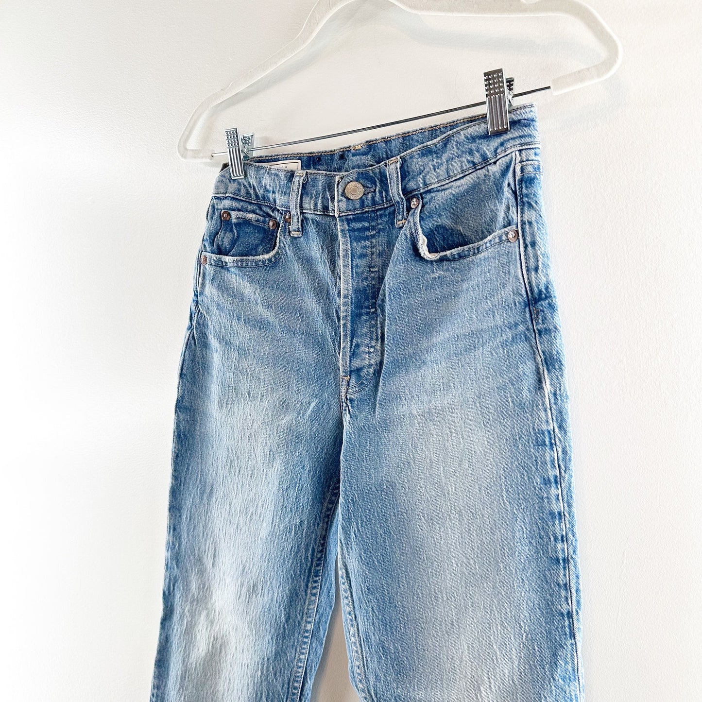 Gap High Rise Button Fly Denim Cheeky Straight Jeans Washwell Medium Indigo 4 27