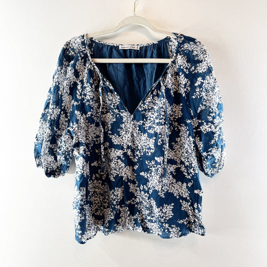 Abercrombie & Fitch Floral Puff Sleeve V-Neck Blouse Top Blue White Medium