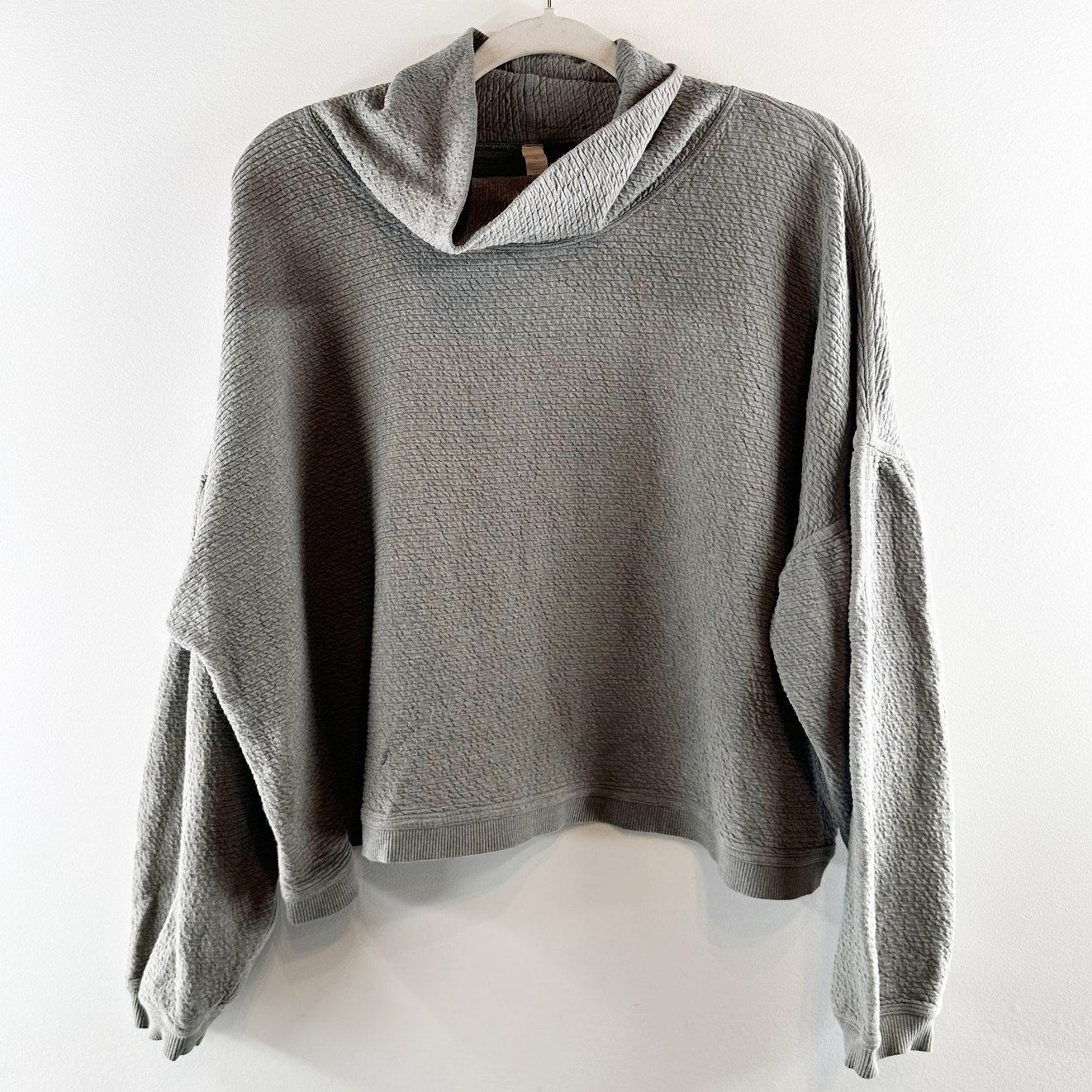 Lululemon Ribbed Funnel Neck Cropped Pullover Sweatshirt Gray Green L/XL