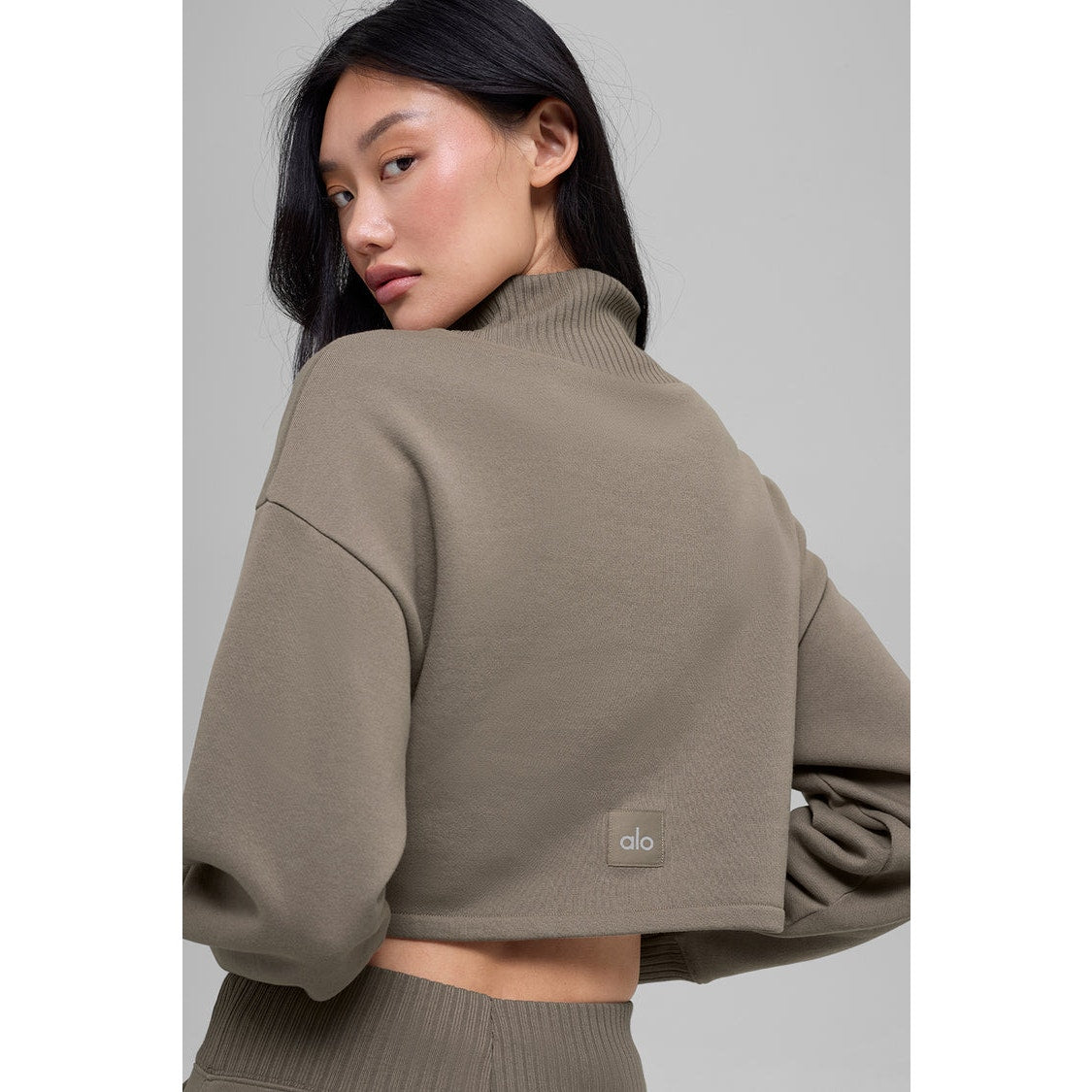 Alo Yoga Cropped Serenity Rib Mock Neck Boxy Coverup Sweatshirt Taupe XS