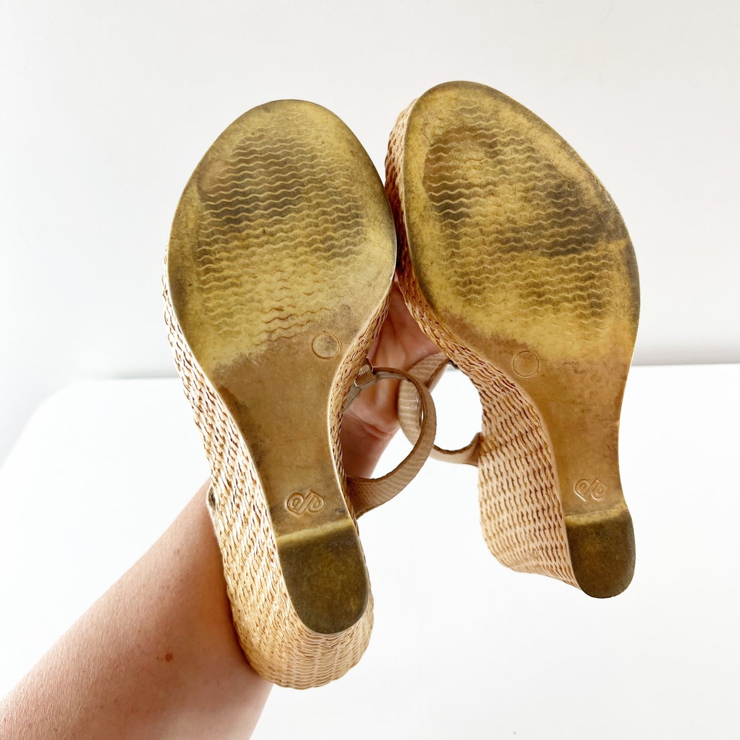 Italian Shoemakers Aida Wedge Leather Sandals Tan Beige 7.5