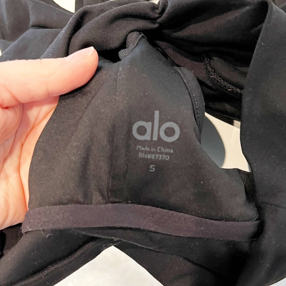Alo Yoga Wild Thing Ruched V Neck Racerback Sports Bra Black Small