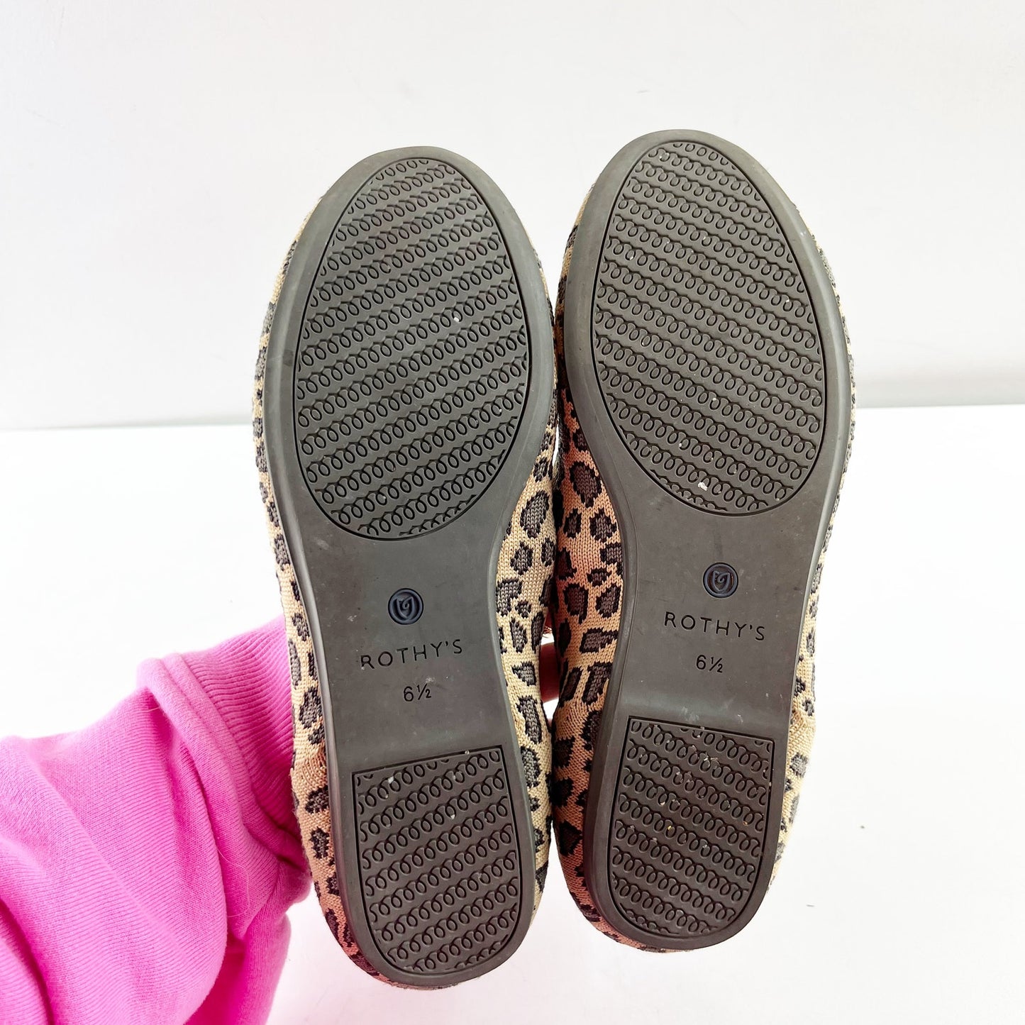 Rothys Spotted Leopard Print Slip On Round Toe Loafers Flat Tan 6.5