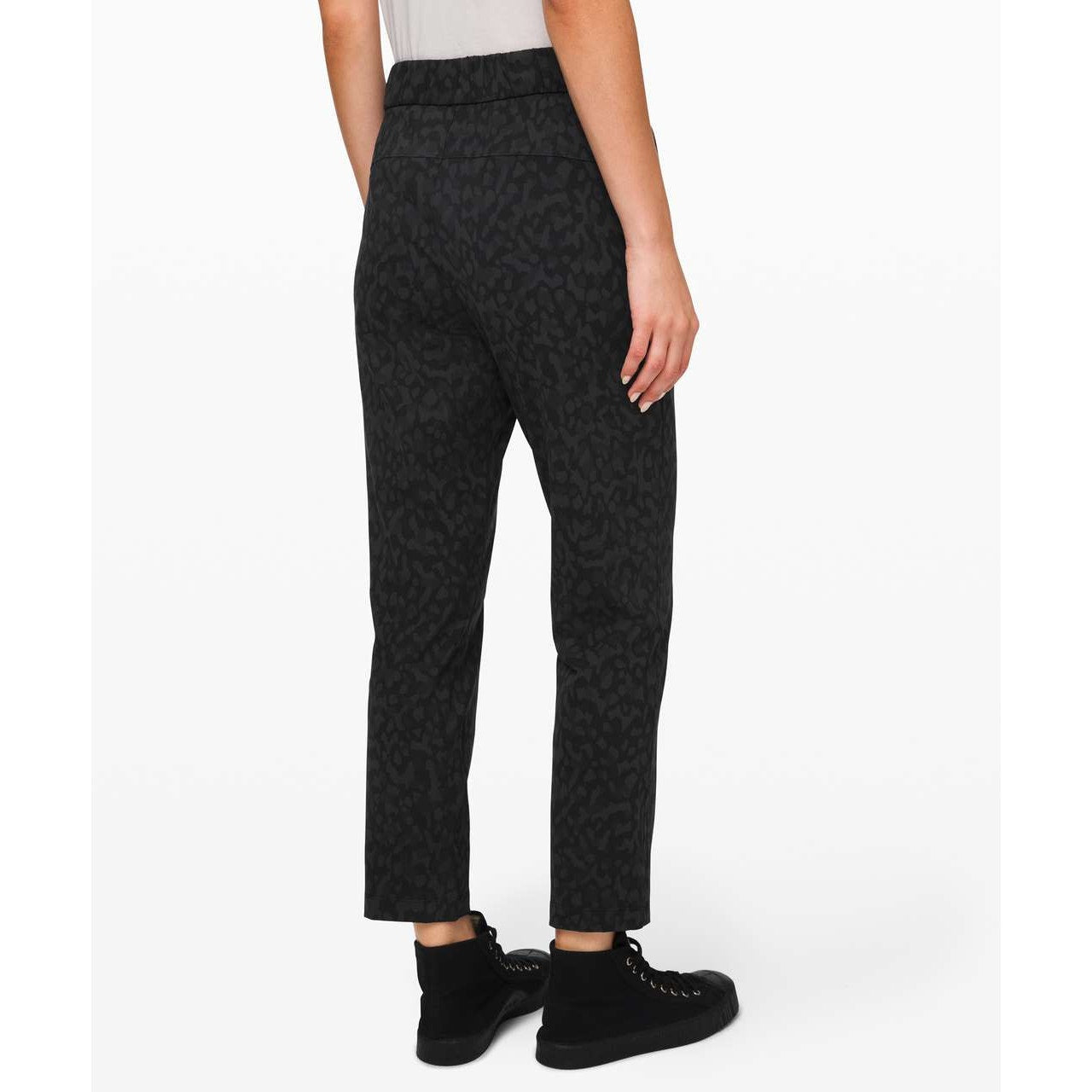 Lululemon On the Fly 7/8 Pant Formation Camo Deep Coal Multi Gray 10