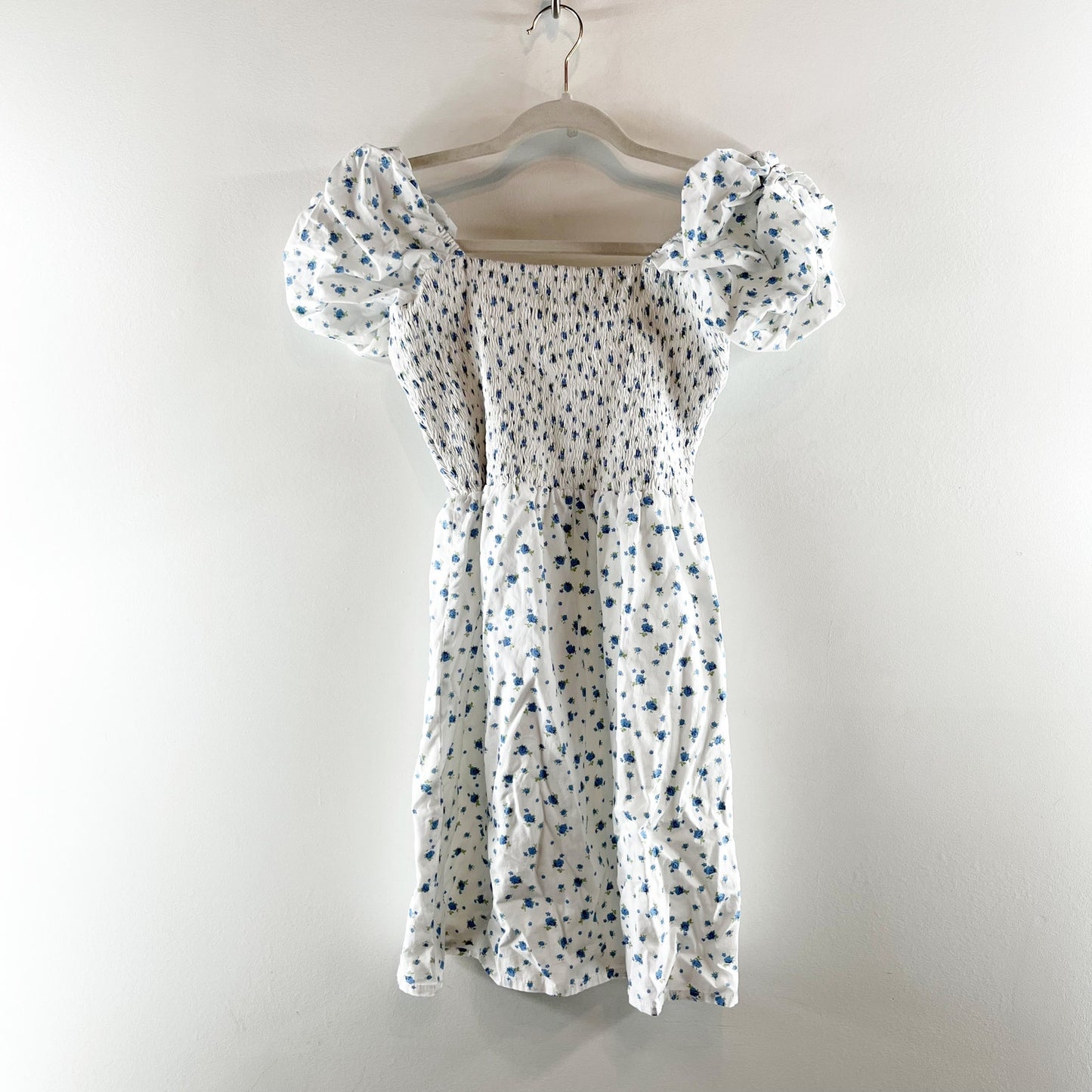 Faithfull The Brand Wendy Smocked Mini Puff Sleeve Floral Dress White Blue XS