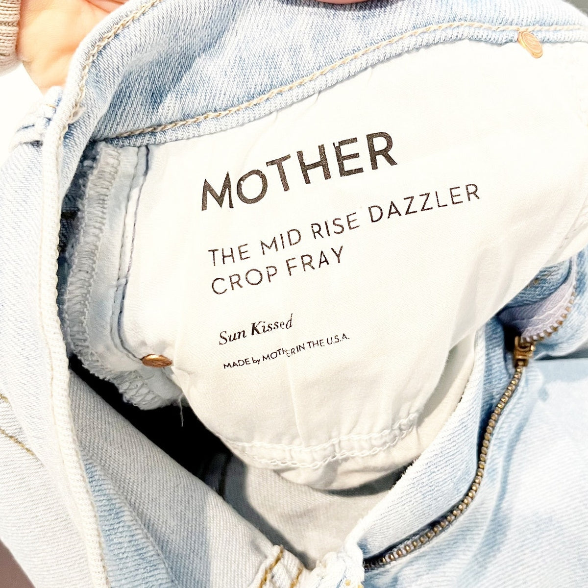 Mother The Mid Rise Dazzler Crop Fray Hem Jeans Sun Kissed Light Wash Blue 25
