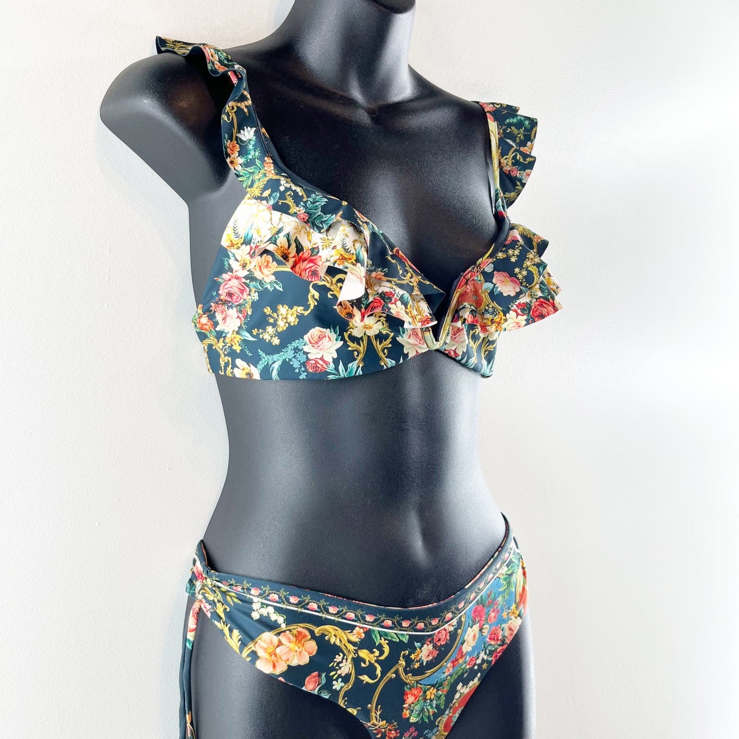 Agua Bendita Malena Sweetheart Ruffle Two Piece Floral Bikini Green Large