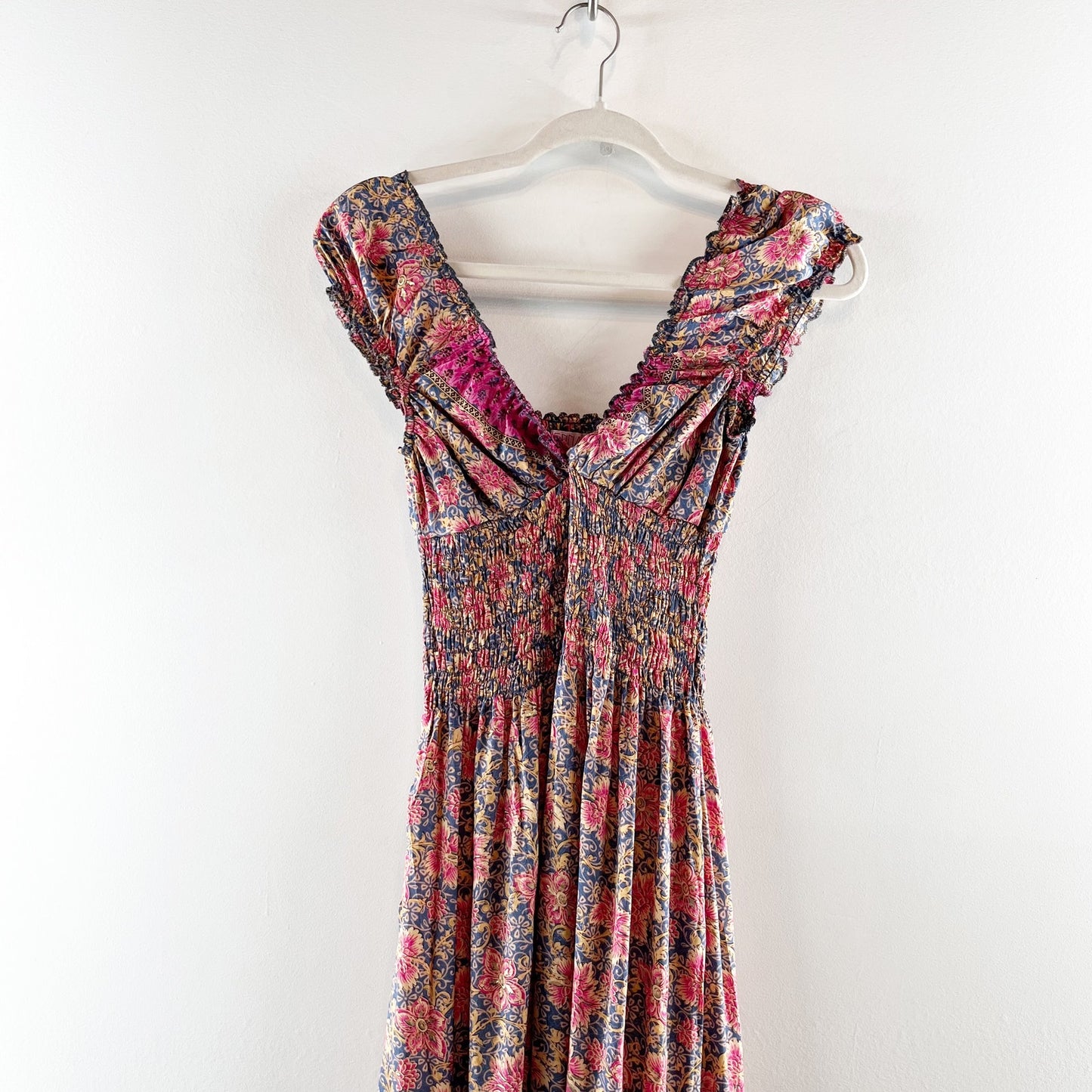 Cienna Silk Blend Smocked Bodice Floral Cap Sleeve Maxi Dress Pink Small
