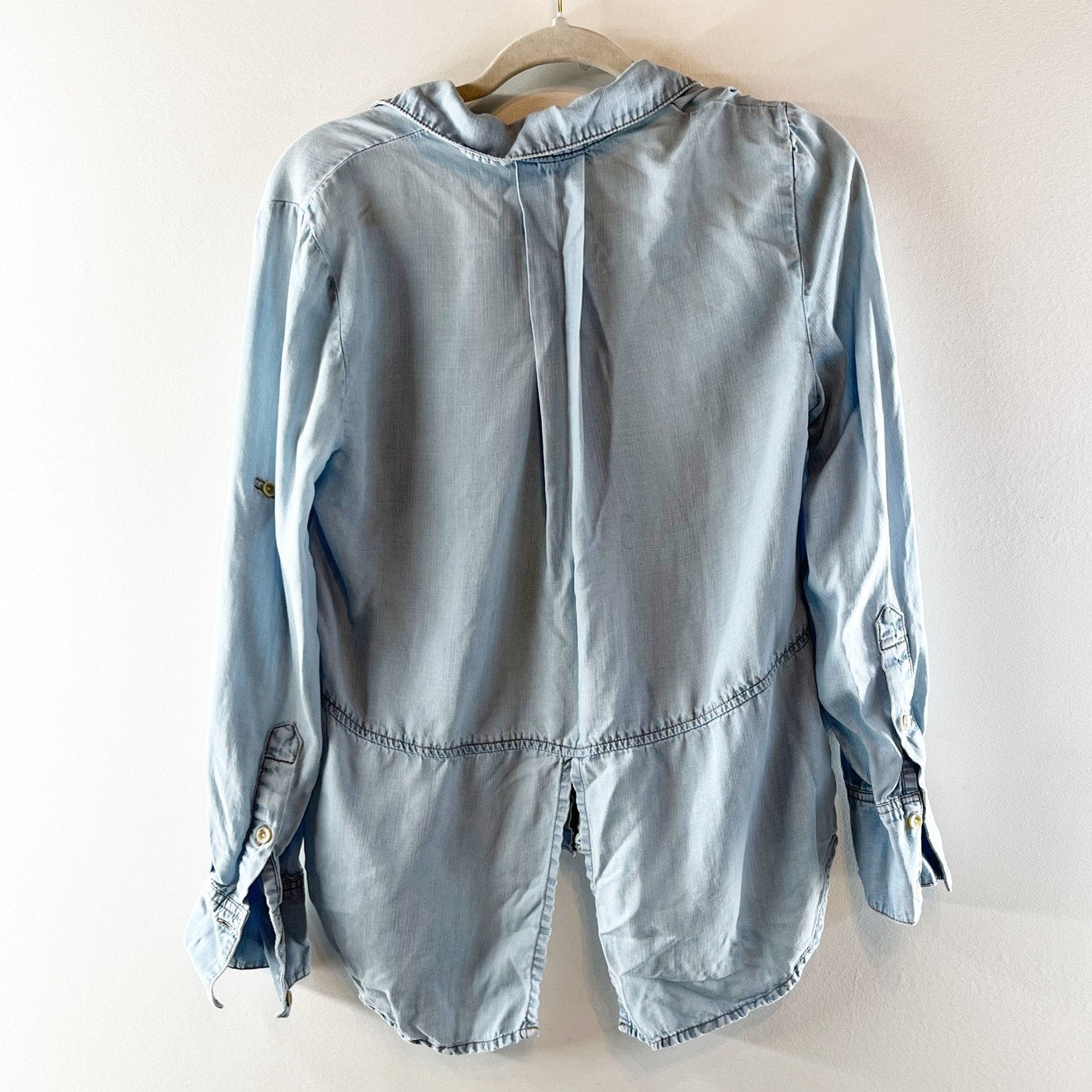 Cloth & Stone Split Back Chambray Button Down Long Sleeve Top Blue Small
