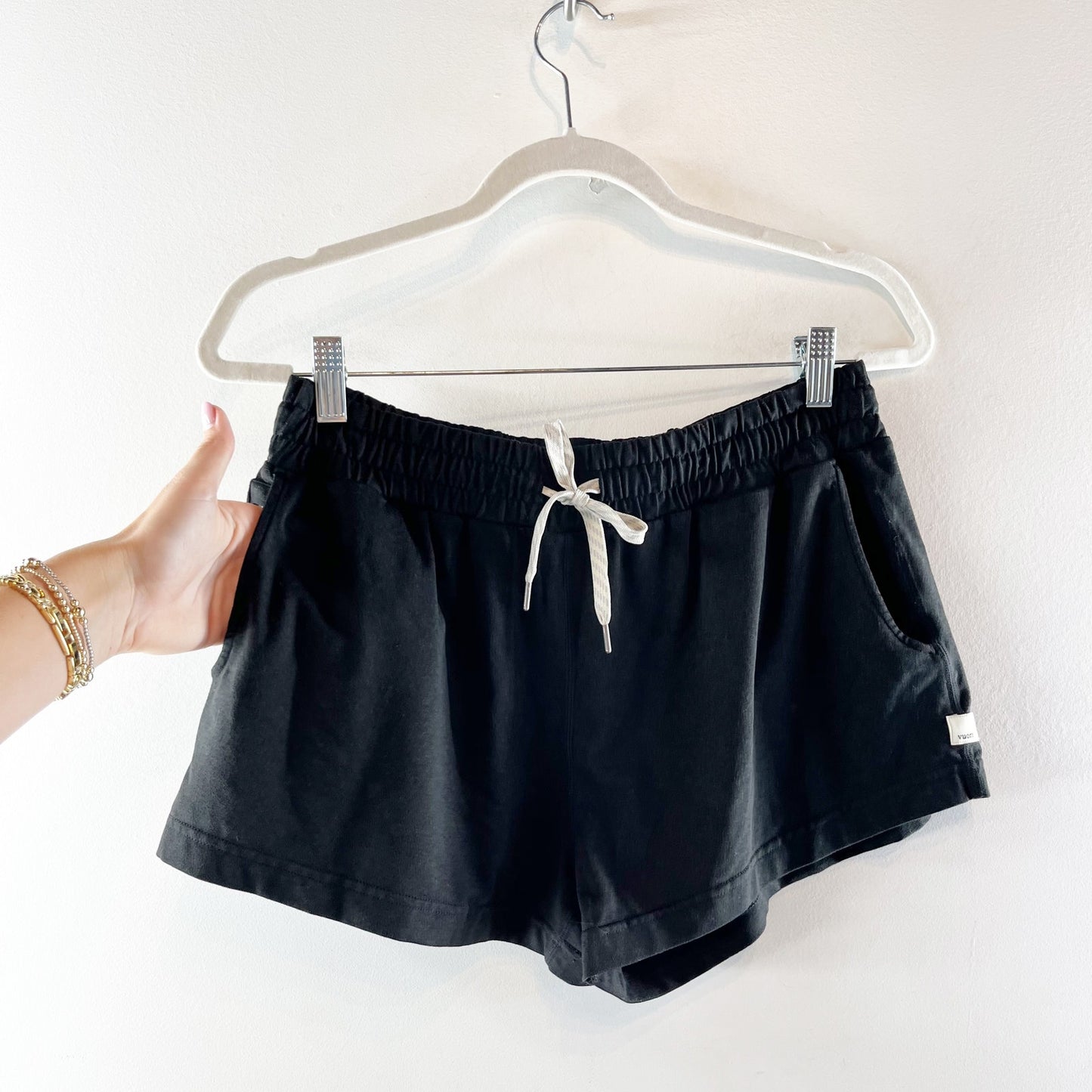 Vuori Halo Performance Mid Rise Shorts Black Medium