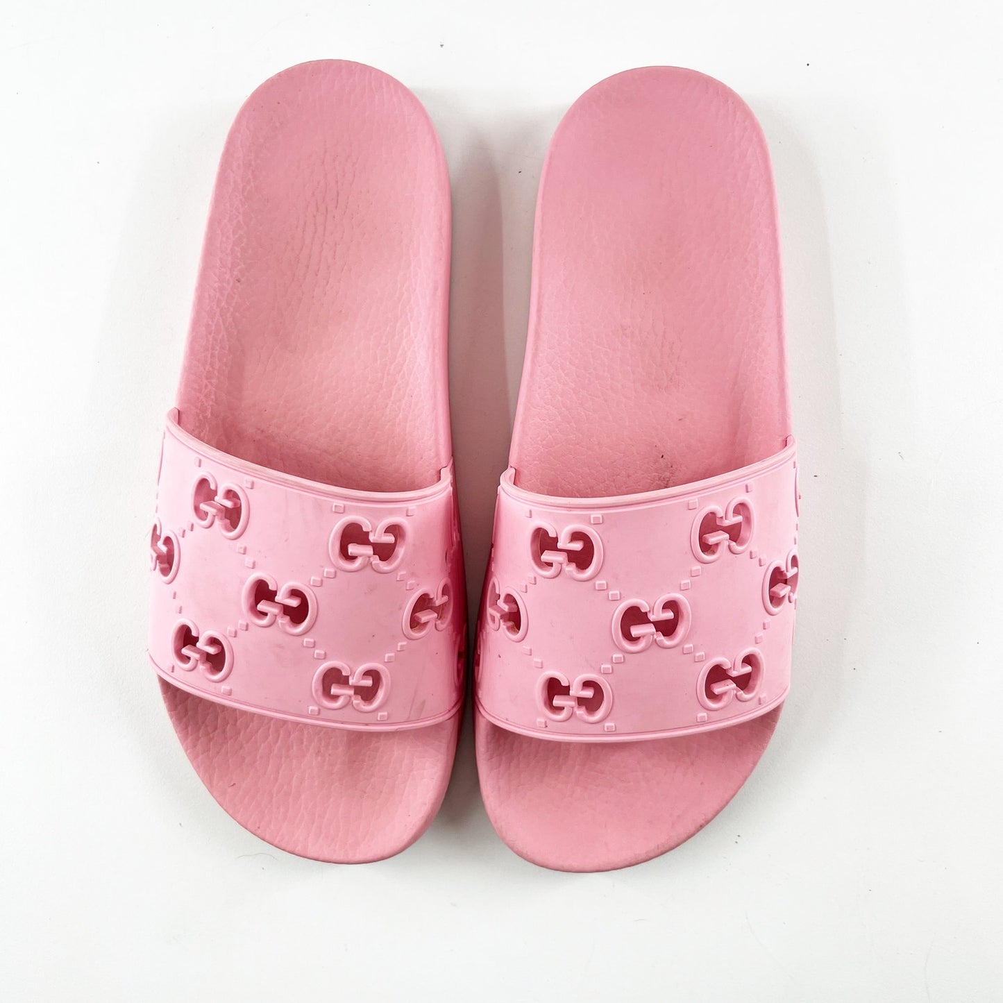 Gucci Pursuit GG Logo Rubber Slip On Open Toe Wide Strap Flat Slide Sandals Pink