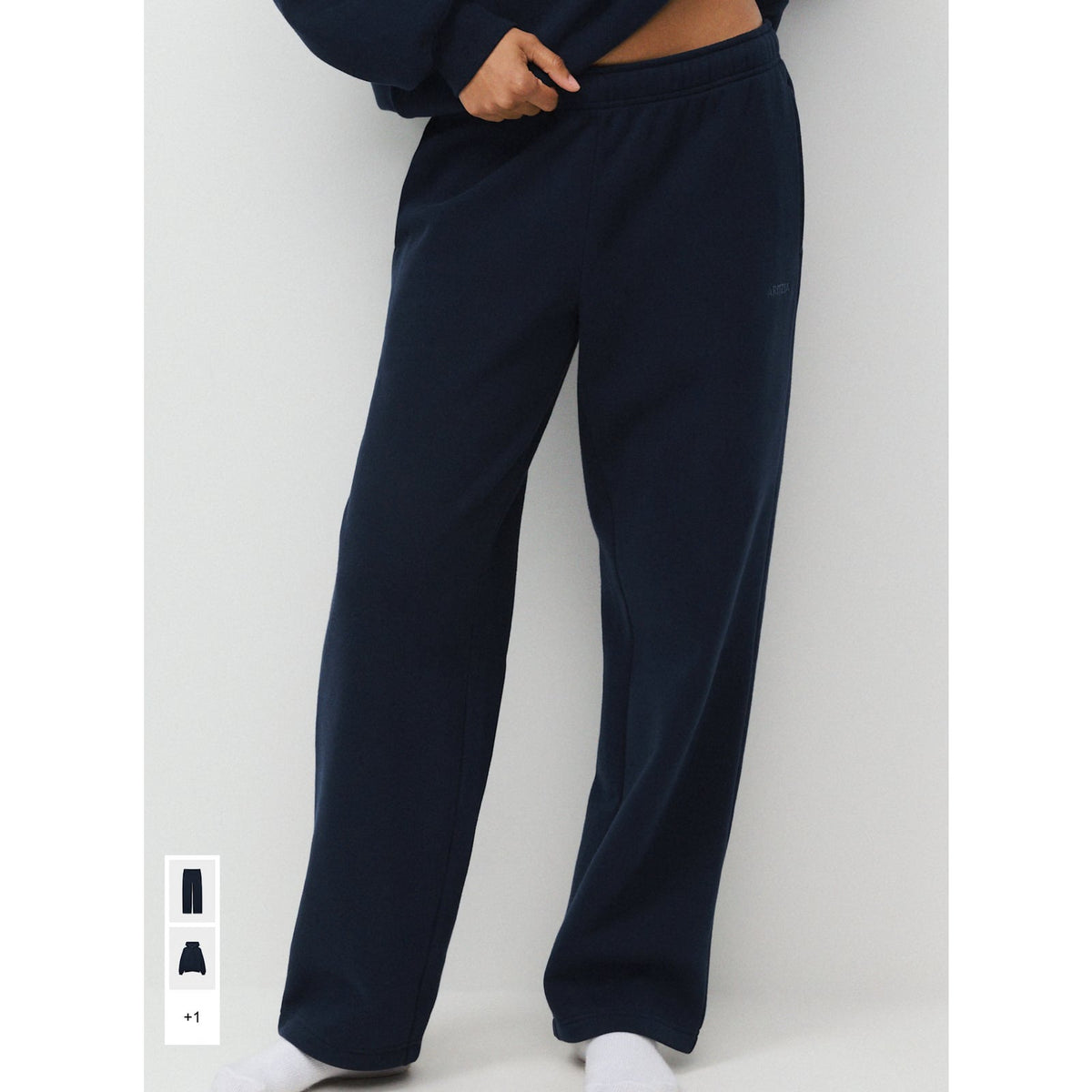 Aritzia Mega Fit Sweatfleece Straight Leg Sweatpants Admiral Navy Blue Small